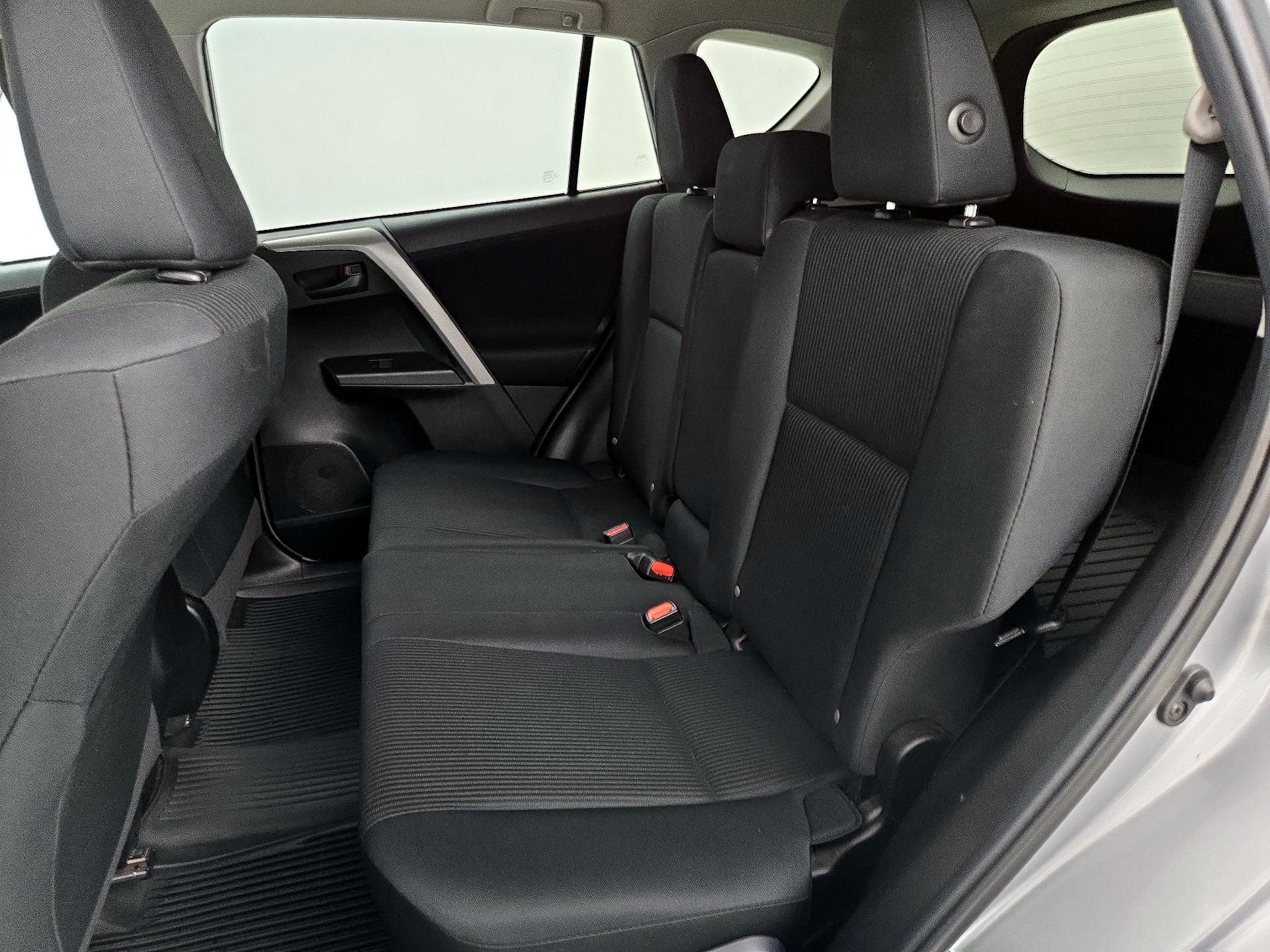 Thumbnail: 2018 Toyota RAV4 - 19