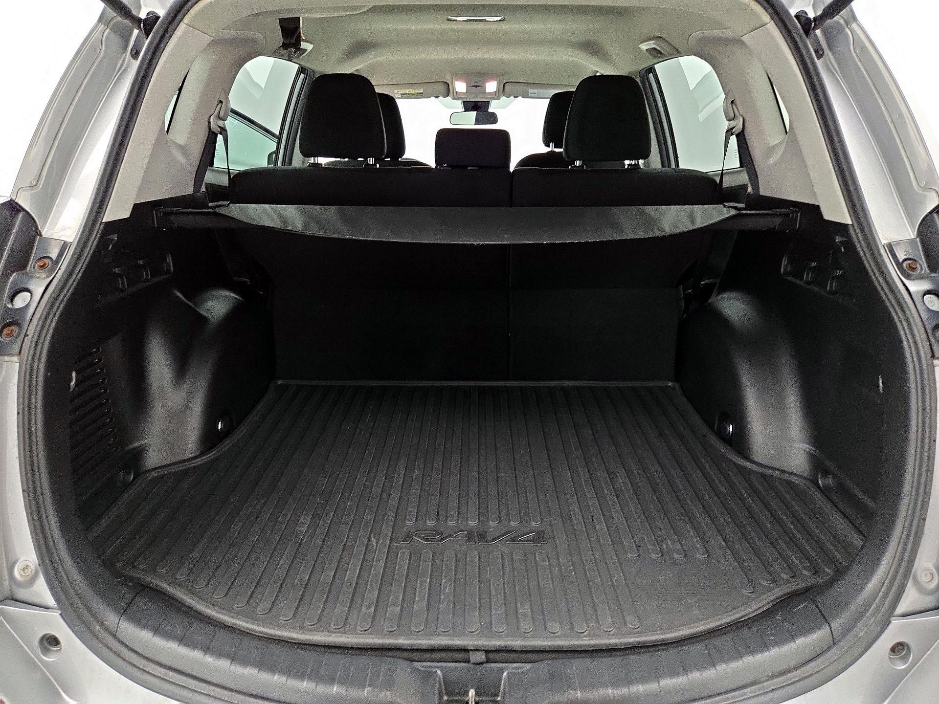 Thumbnail: 2018 Toyota RAV4 - 20