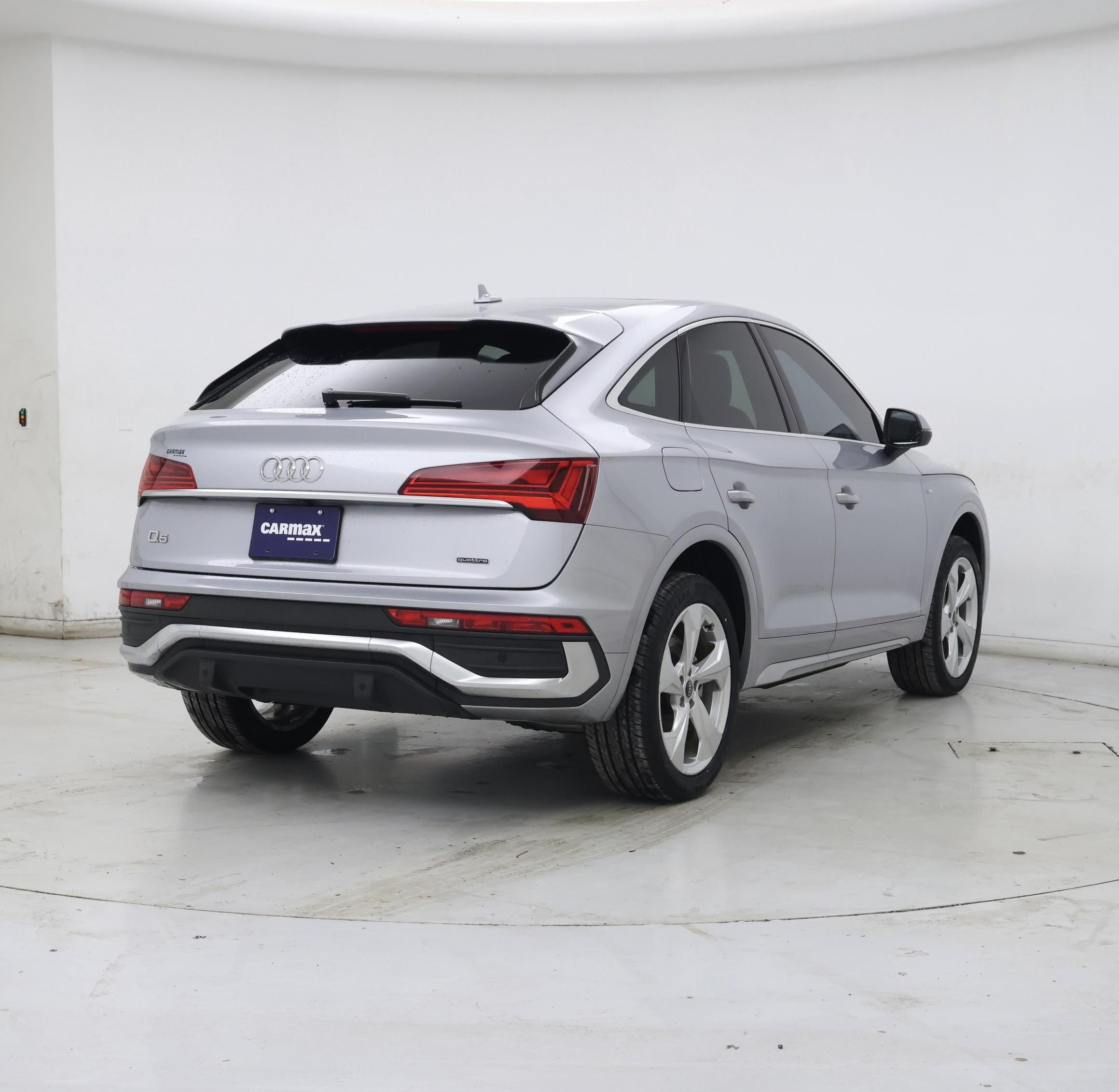 Thumbnail: 2023 Audi Q5 - 8