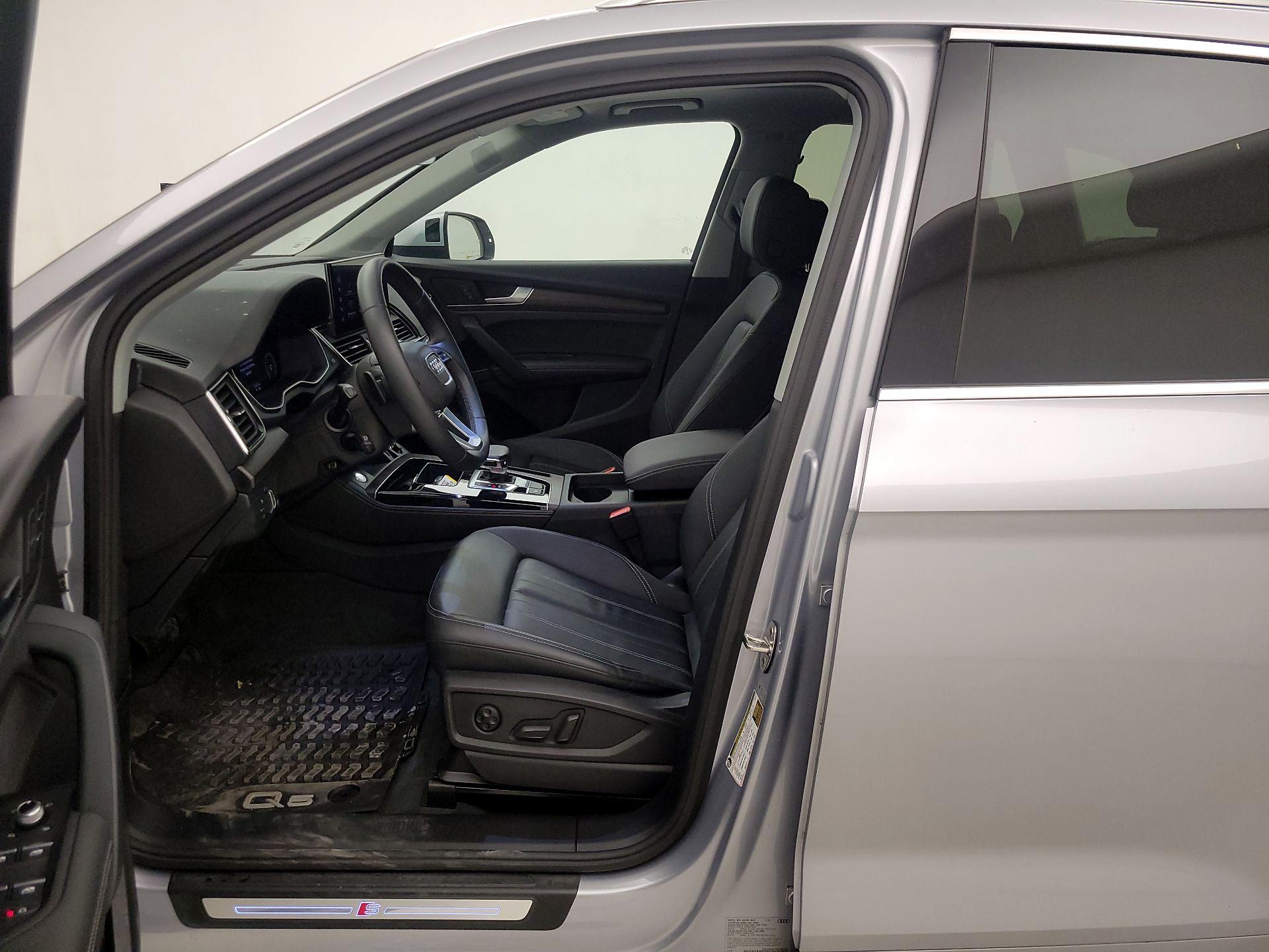Thumbnail: 2023 Audi Q5 - 11