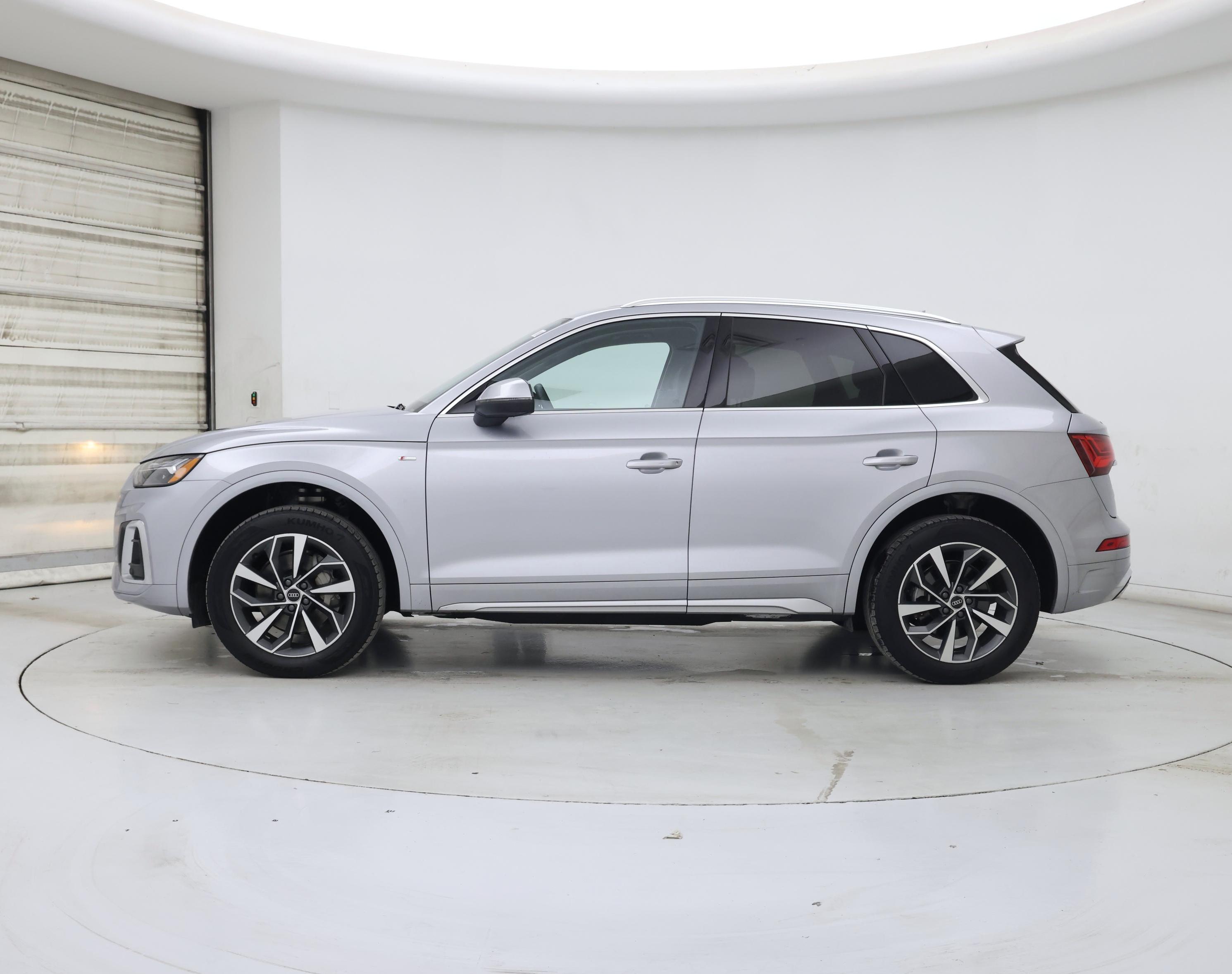 Thumbnail: 2023 Audi Q5 - 3