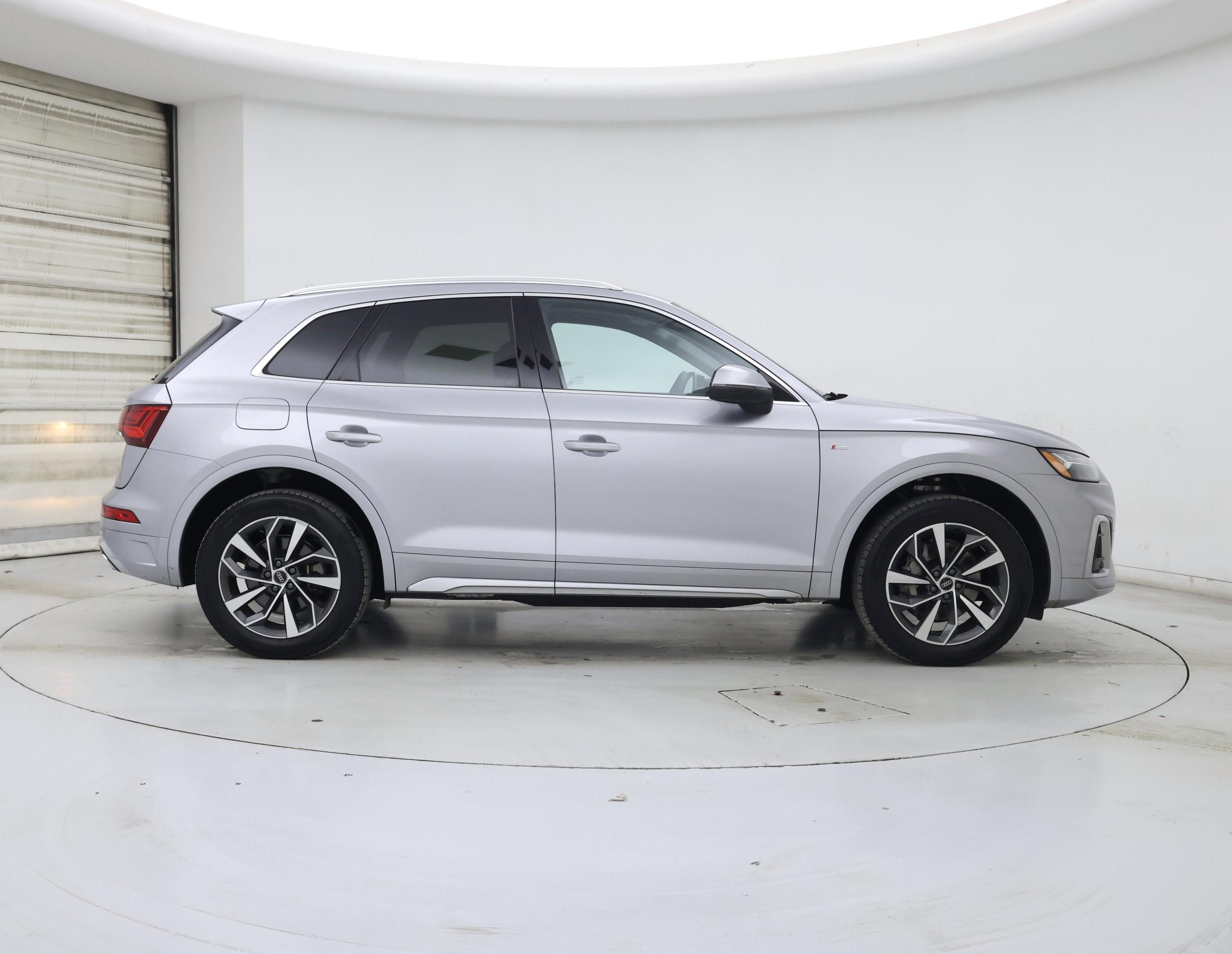 Thumbnail: 2023 Audi Q5 - 7