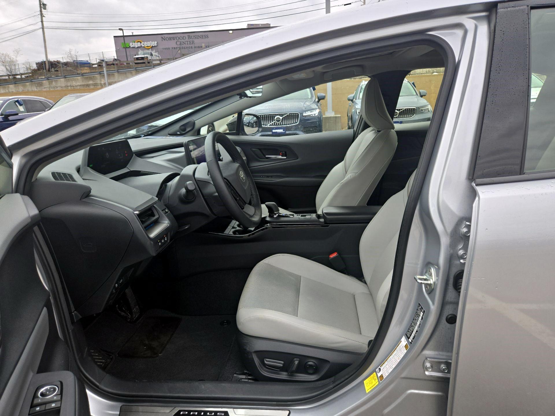 Thumbnail: 2023 Toyota Prius - 9