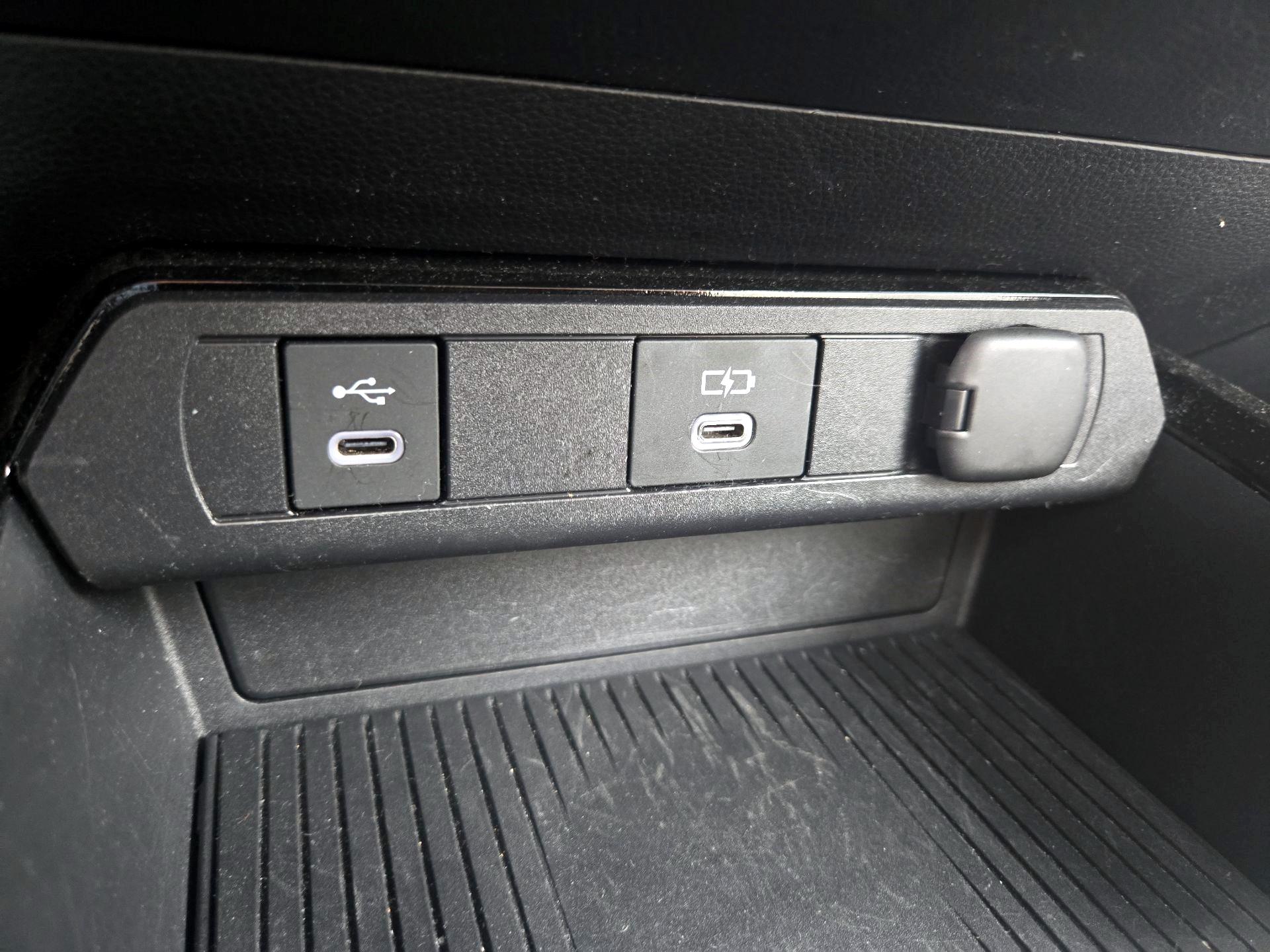 Thumbnail: 2023 Toyota Prius - 17