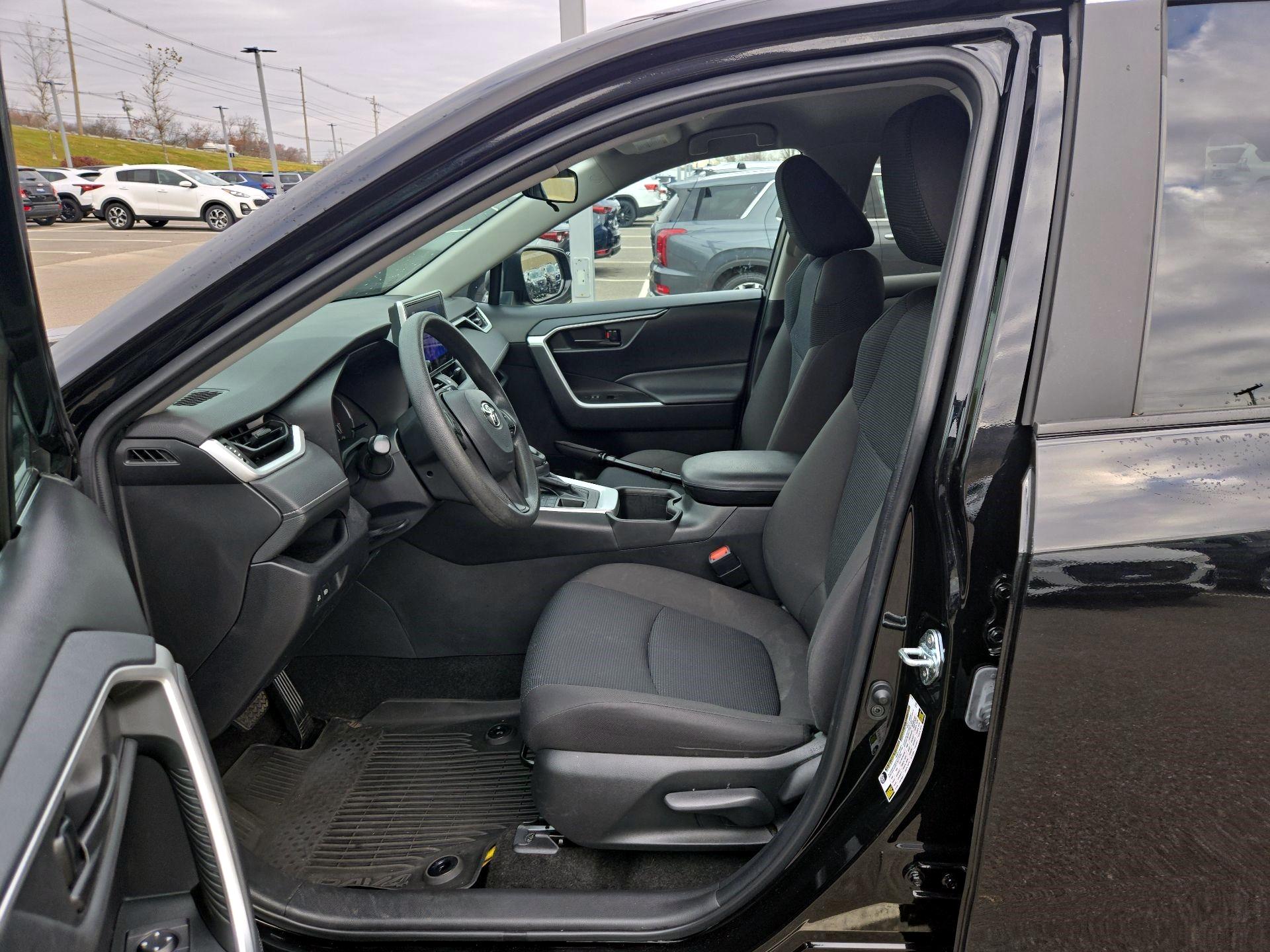 Thumbnail: 2023 Toyota RAV4 - 9