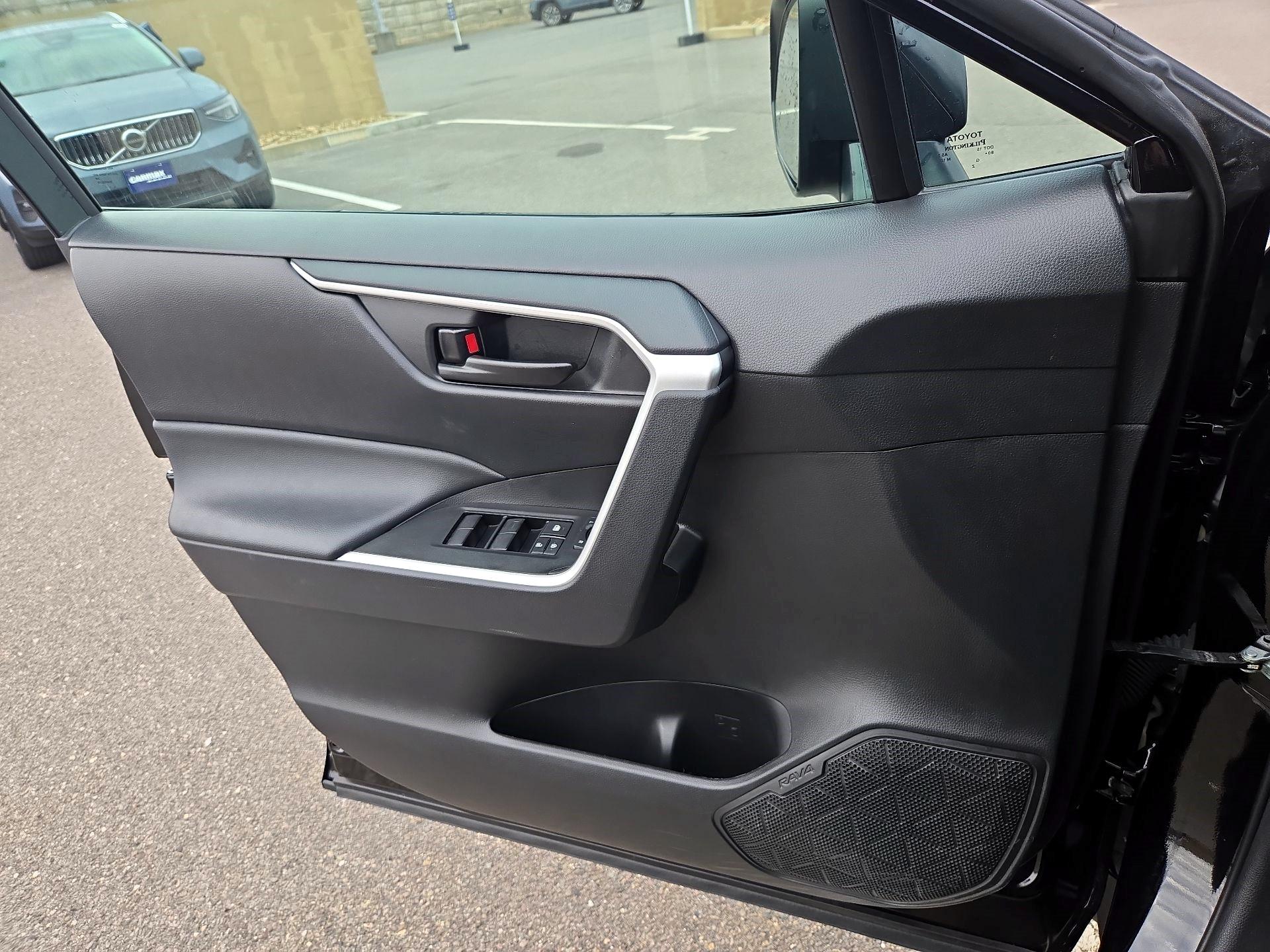 Thumbnail: 2023 Toyota RAV4 - 10