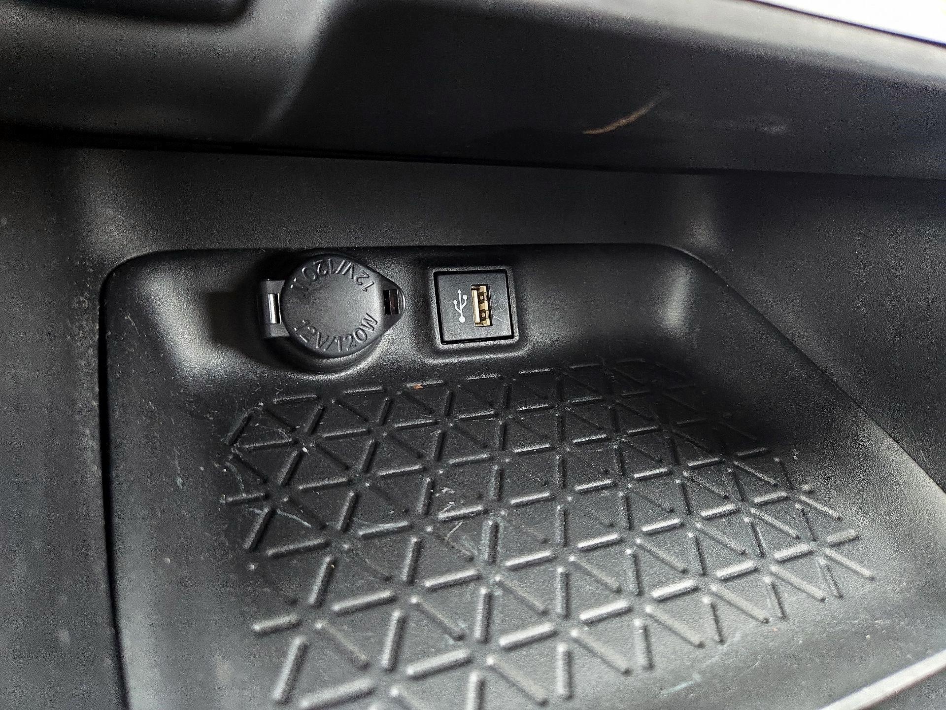 Thumbnail: 2023 Toyota RAV4 - 17