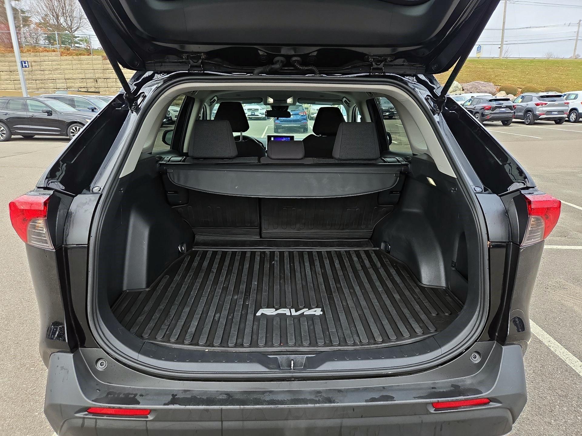 Thumbnail: 2023 Toyota RAV4 - 19