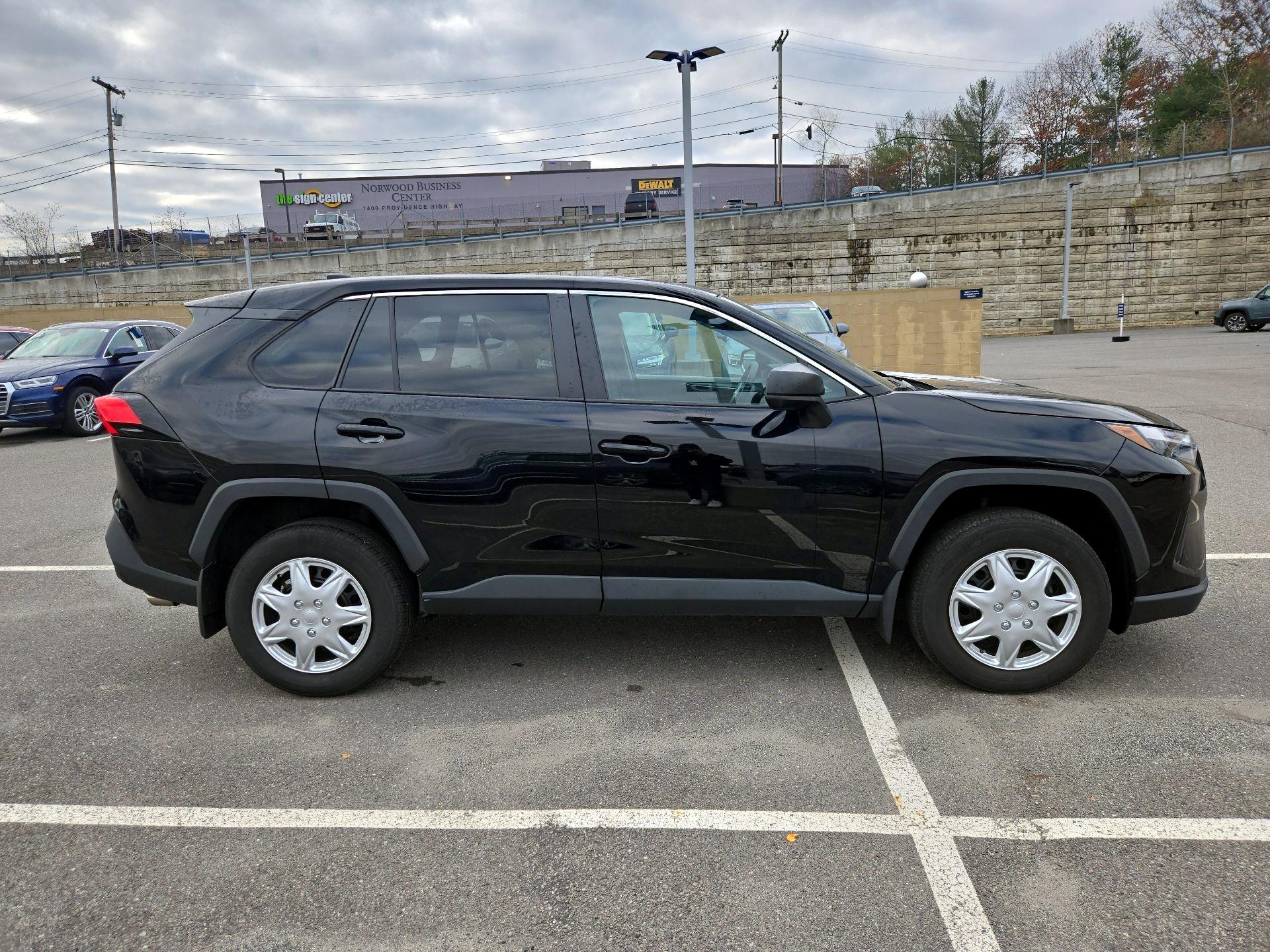 Thumbnail: 2023 Toyota RAV4 - 4