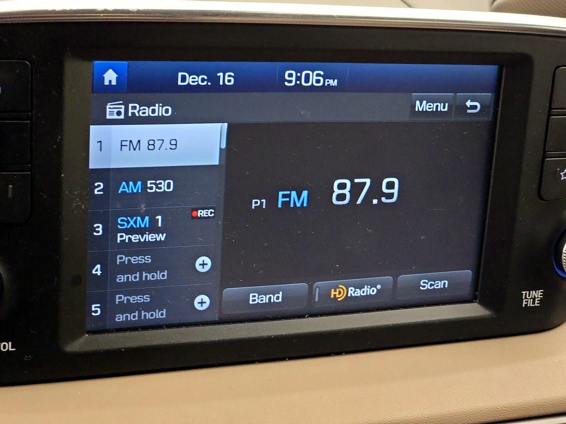 Thumbnail: 2019 Hyundai Santa Fe - 15