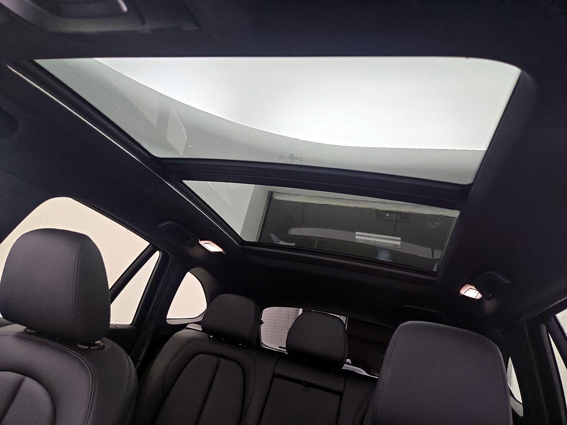 Thumbnail: 2018 BMW X1 - 19