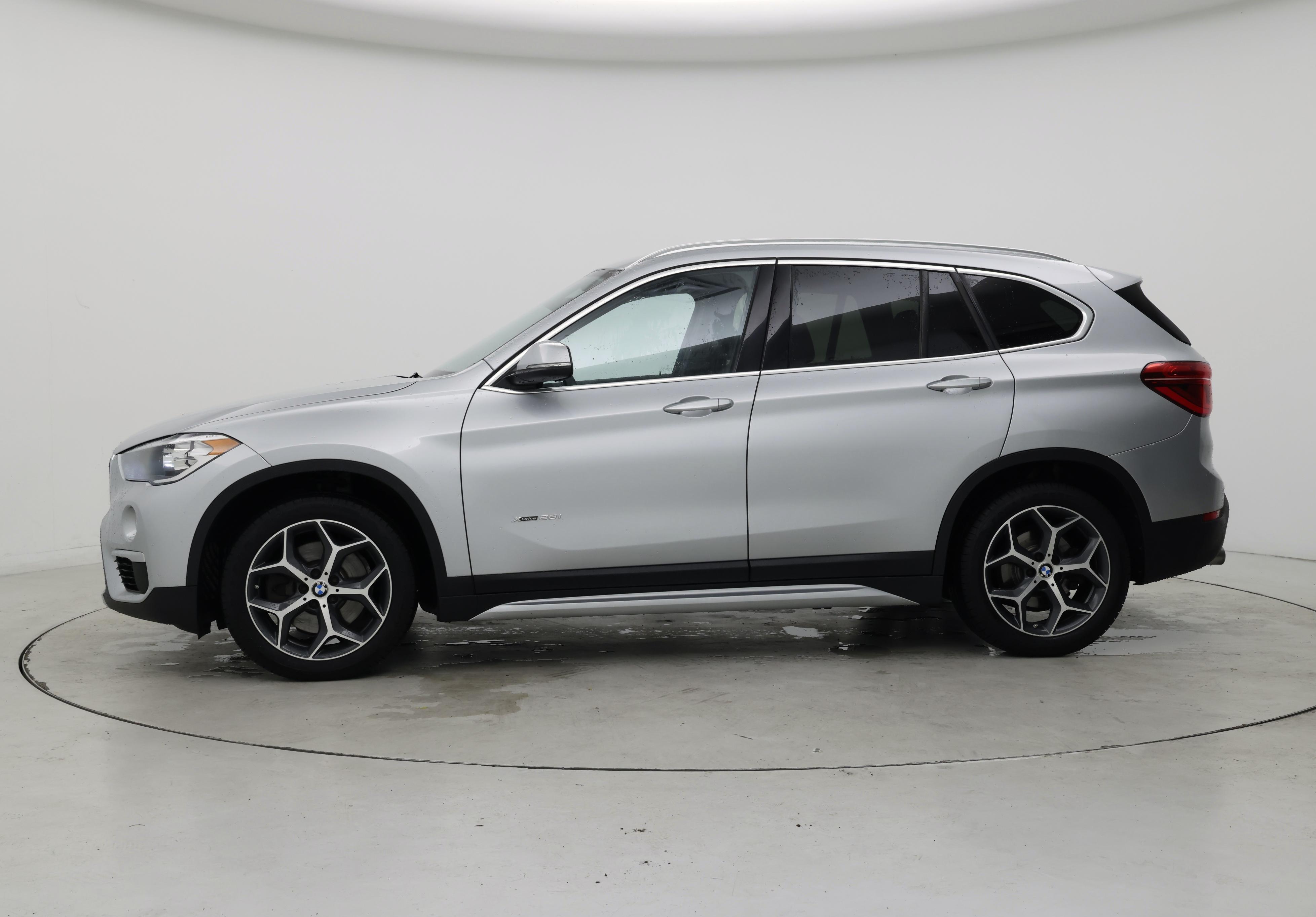 Thumbnail: 2018 BMW X1 - 3