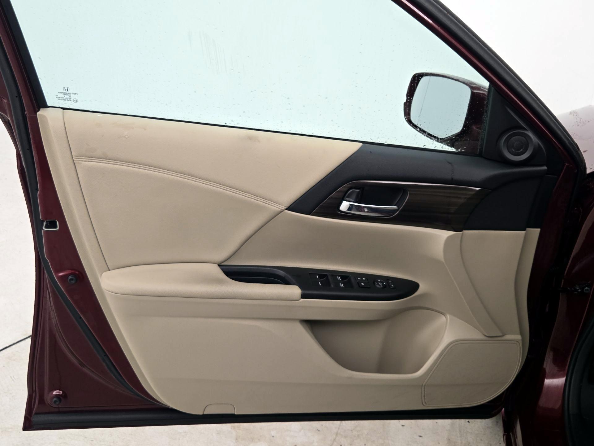 Thumbnail: 2016 Honda Accord - 12