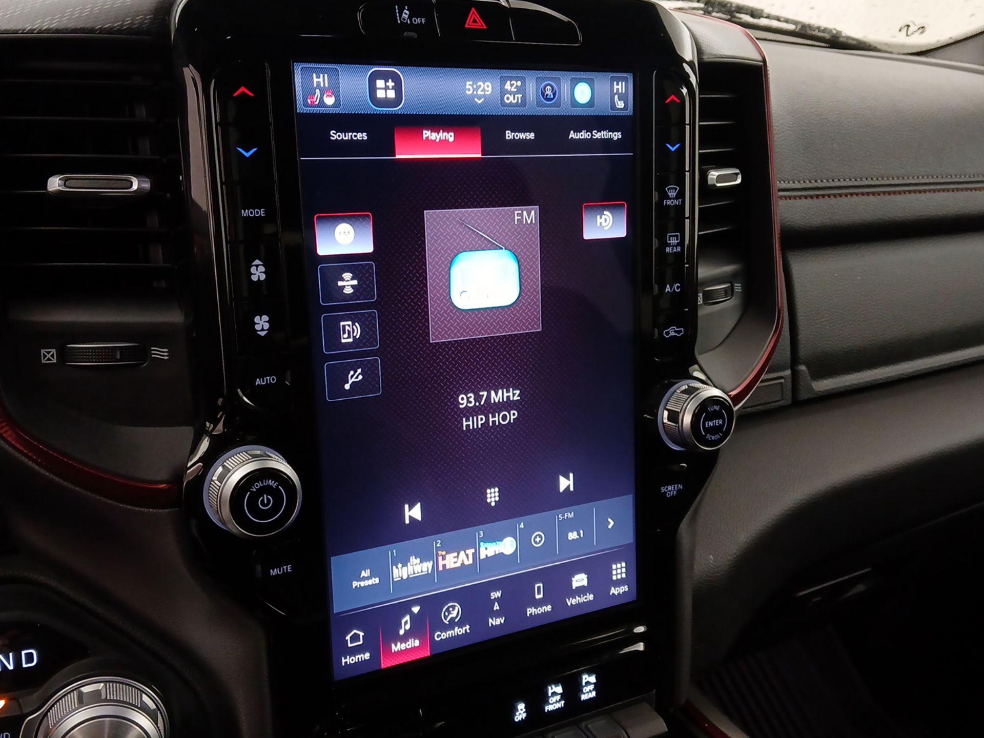 Thumbnail: 2025 RAM 1500 - 16