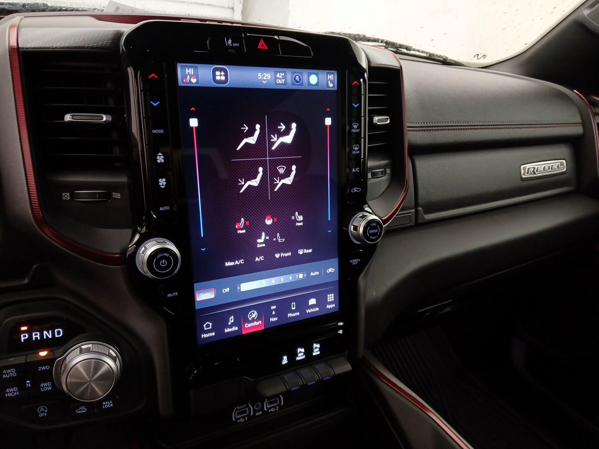 Thumbnail: 2025 RAM 1500 - 17