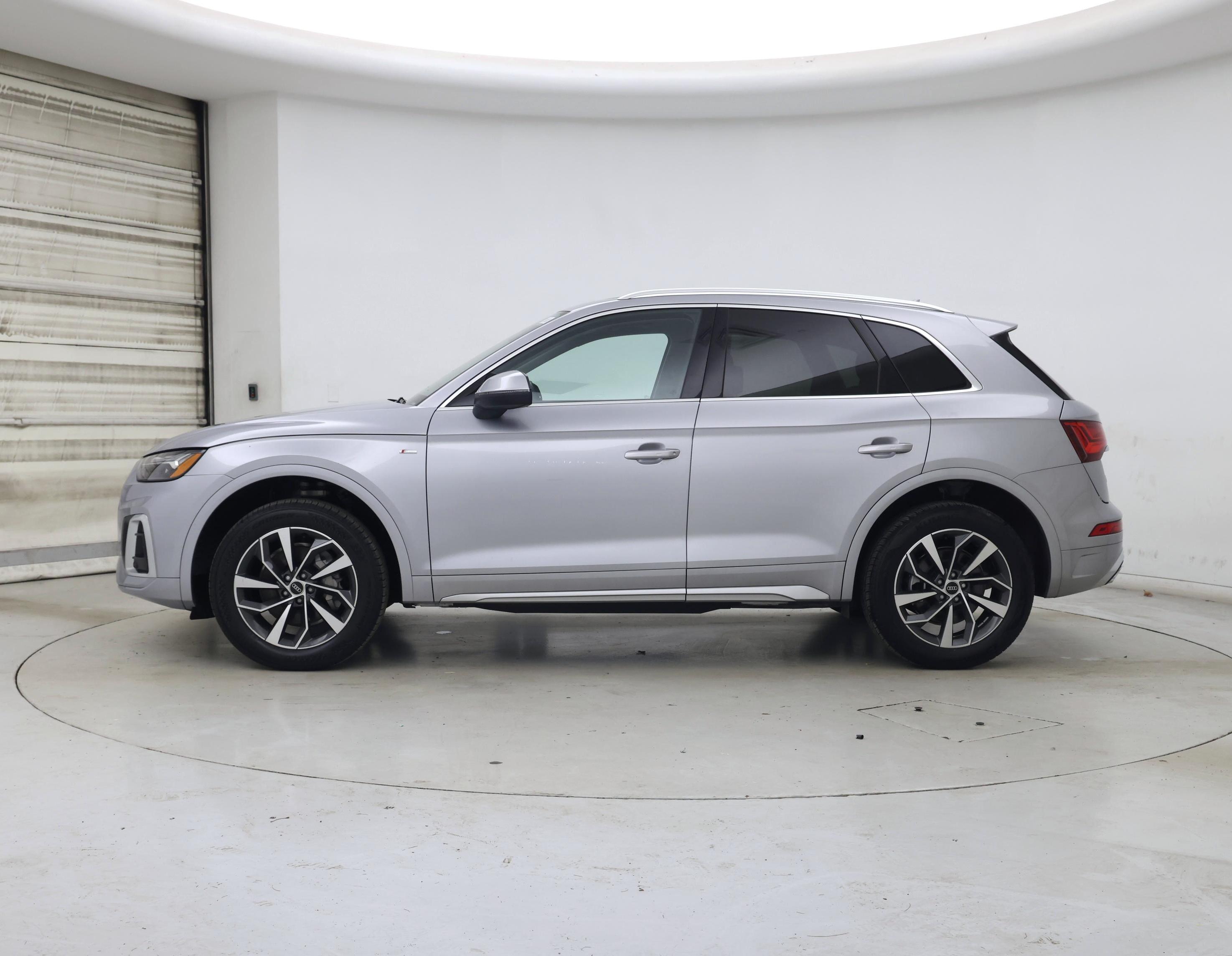 Thumbnail: 2023 Audi Q5 - 3