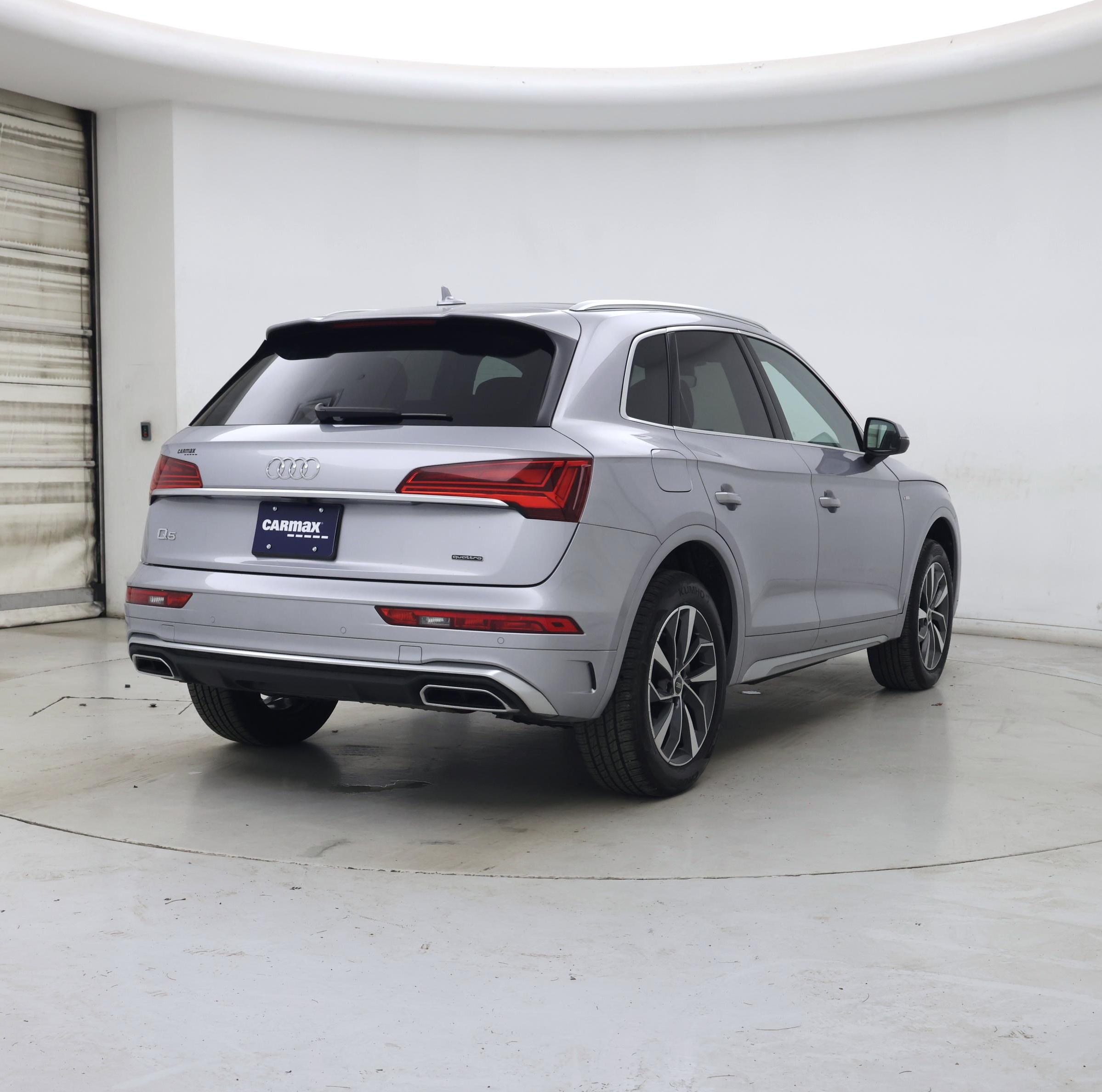 Thumbnail: 2023 Audi Q5 - 8