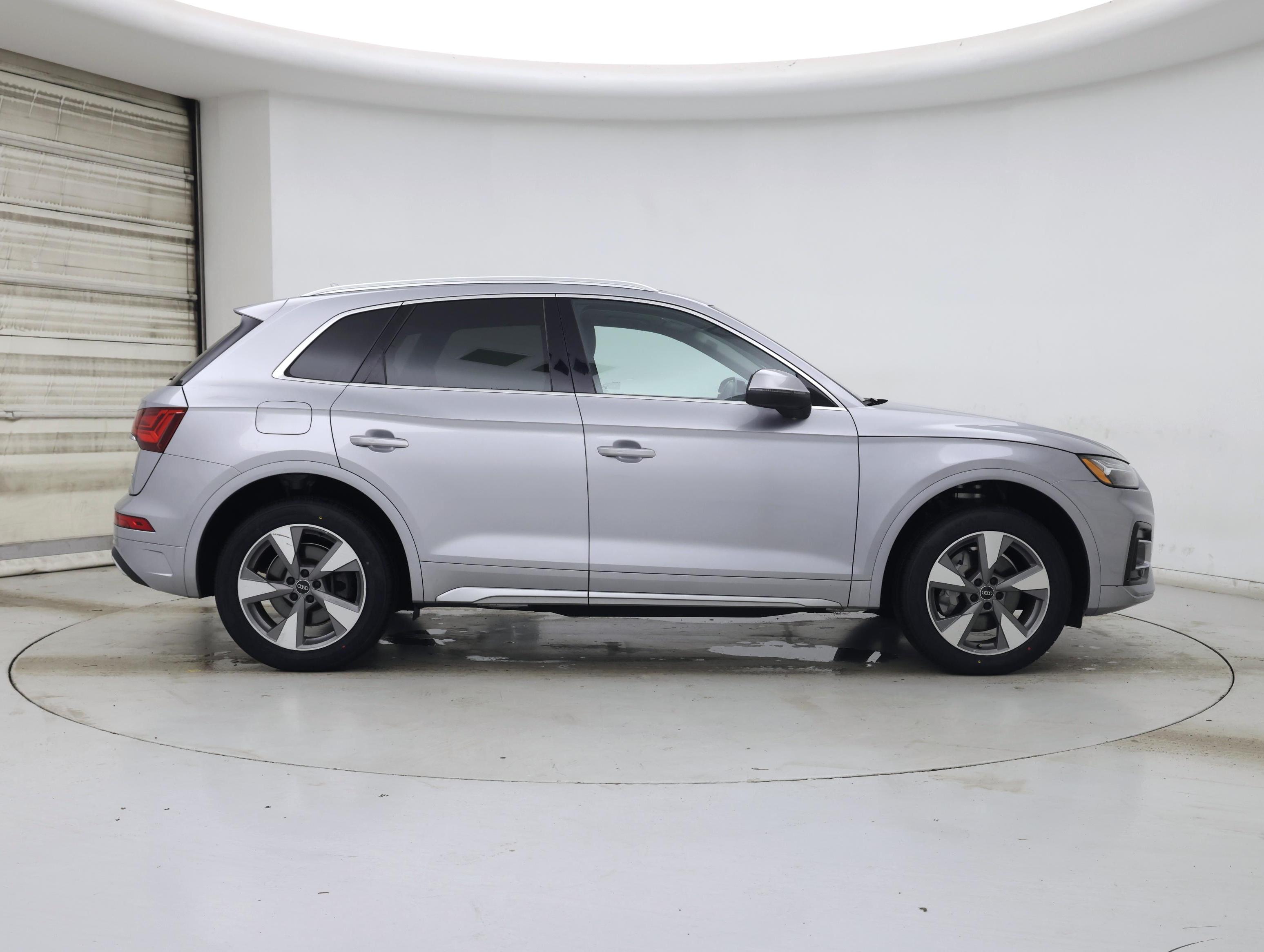 Thumbnail: 2023 Audi Q5 - 7