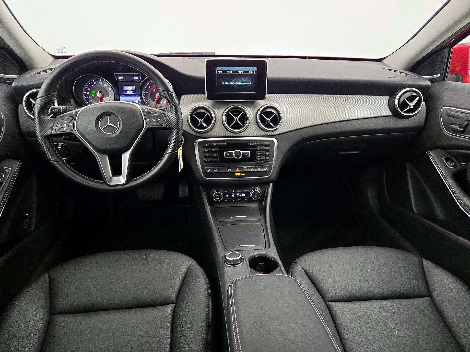 Thumbnail: 2015 Mercedes-Benz GLA - 9