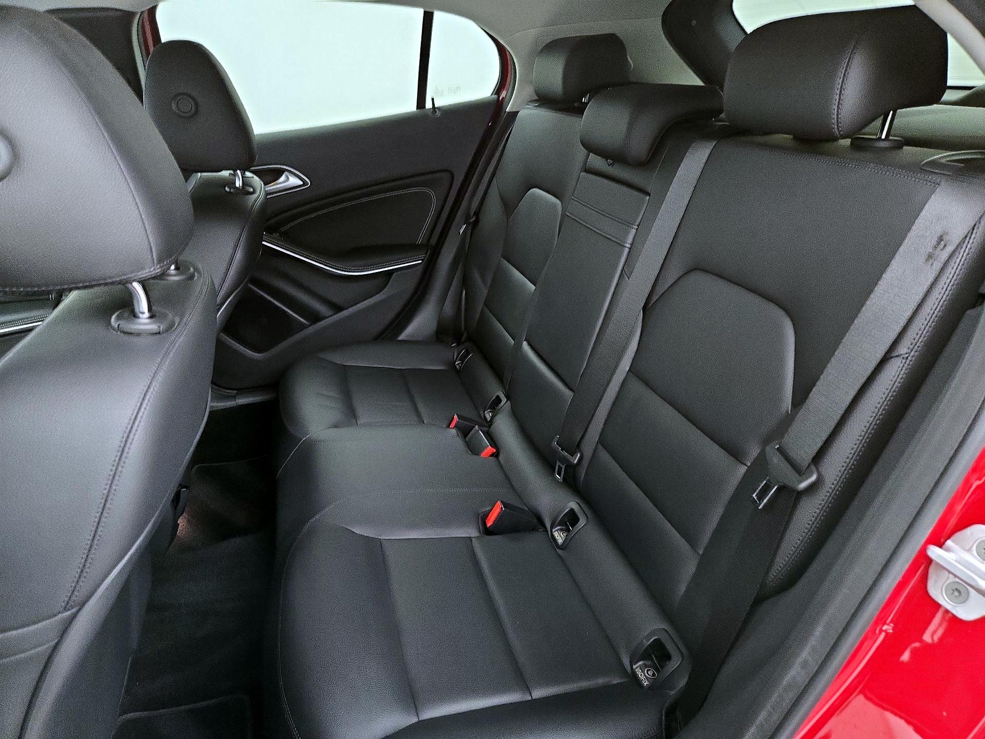 Thumbnail: 2015 Mercedes-Benz GLA - 19