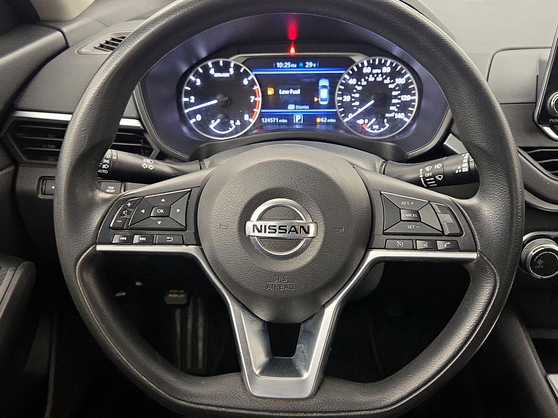 Thumbnail: 2019 Nissan Altima - 10