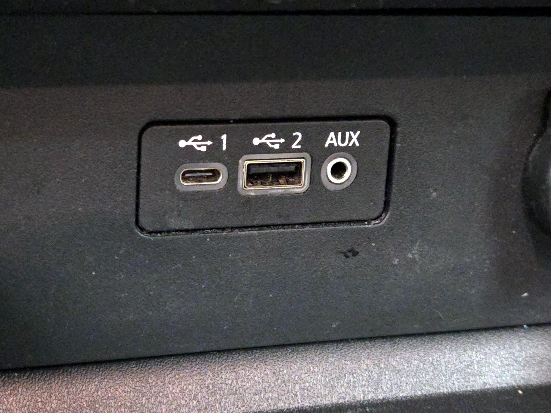 Thumbnail: 2019 Nissan Altima - 18