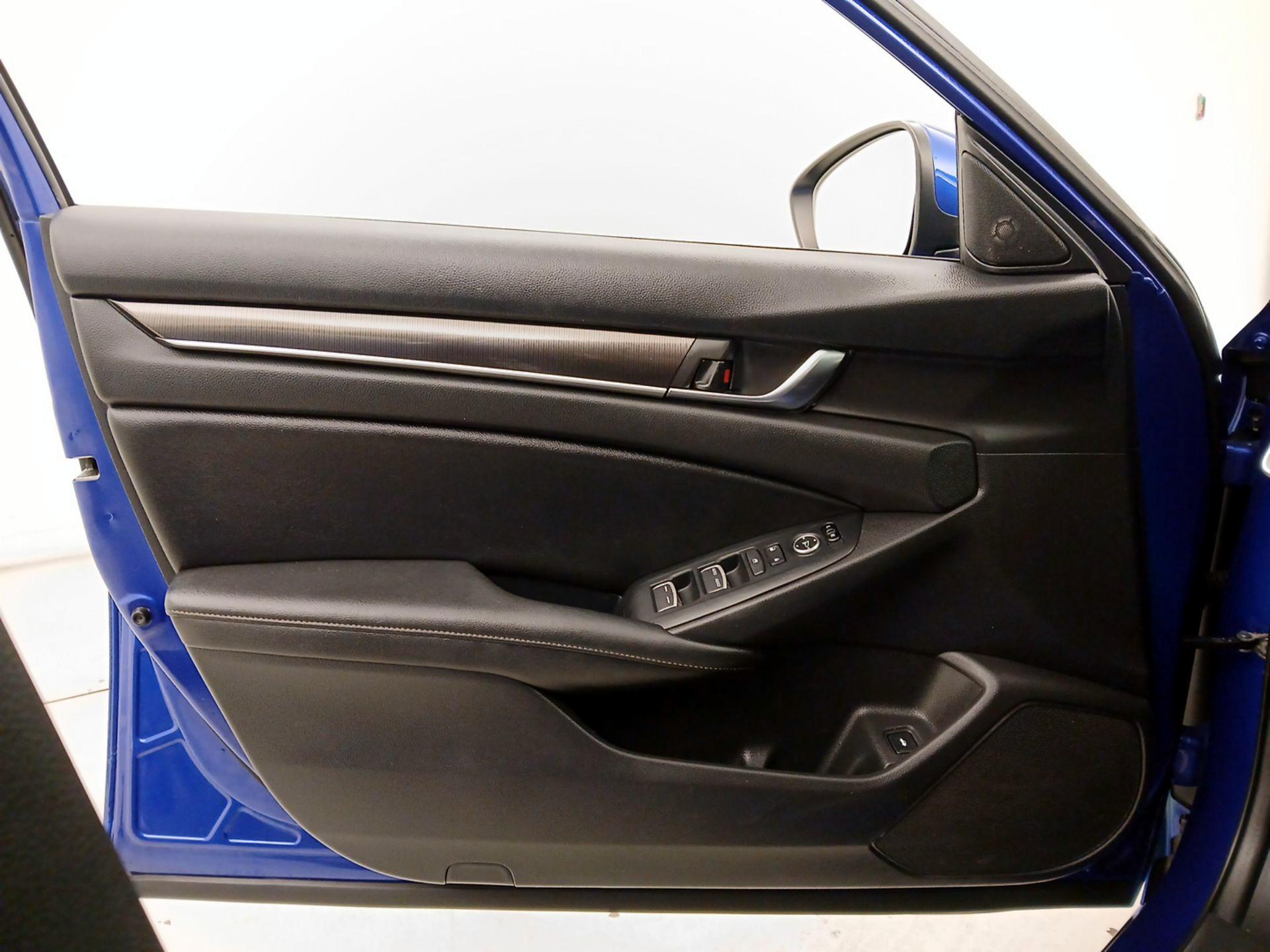 Thumbnail: 2019 Honda Accord - 12