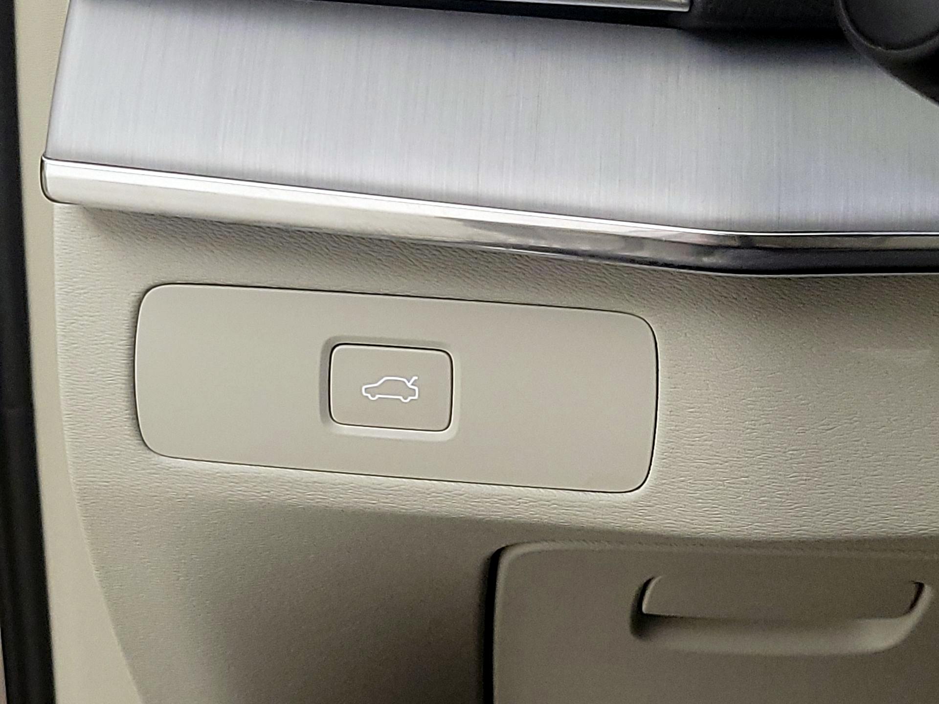 Thumbnail: 2024 Volvo XC90 - 13