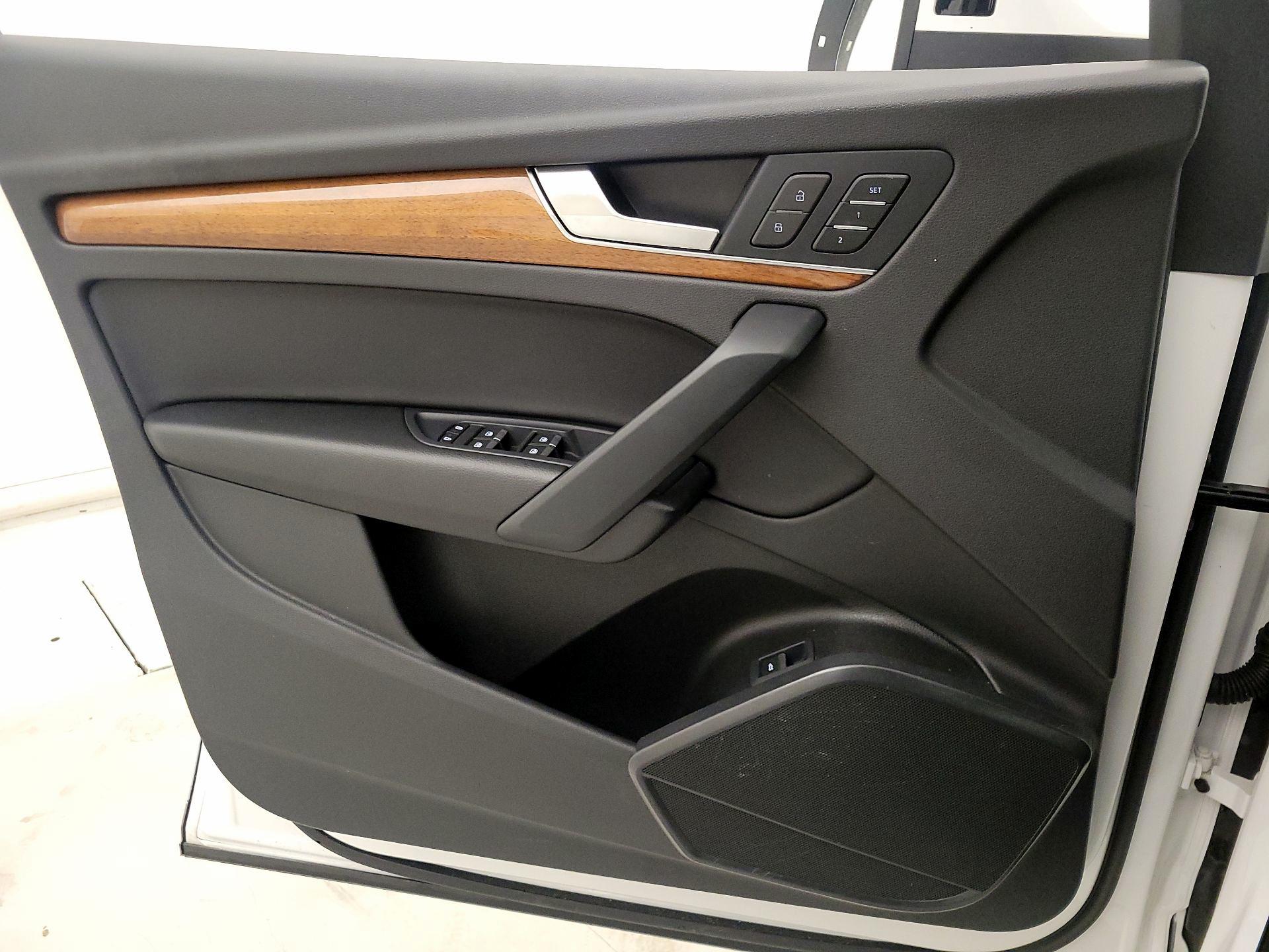 Thumbnail: 2023 Audi Q5 - 12