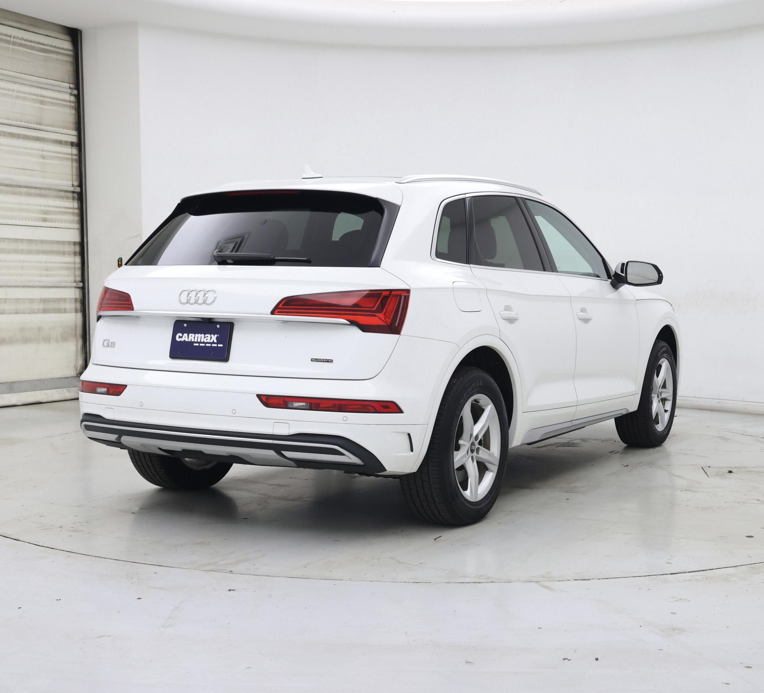 Thumbnail: 2023 Audi Q5 - 8