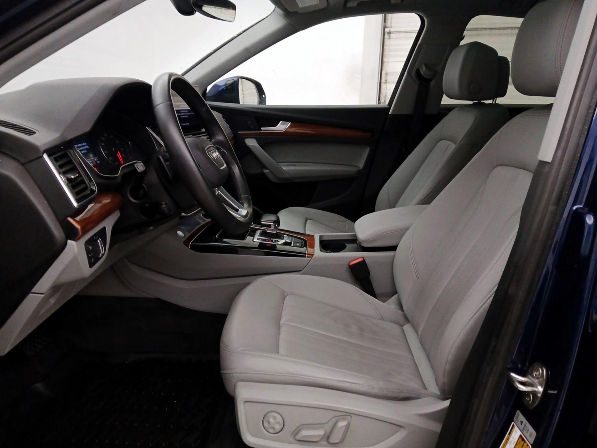 Thumbnail: 2023 Audi Q5 - 11