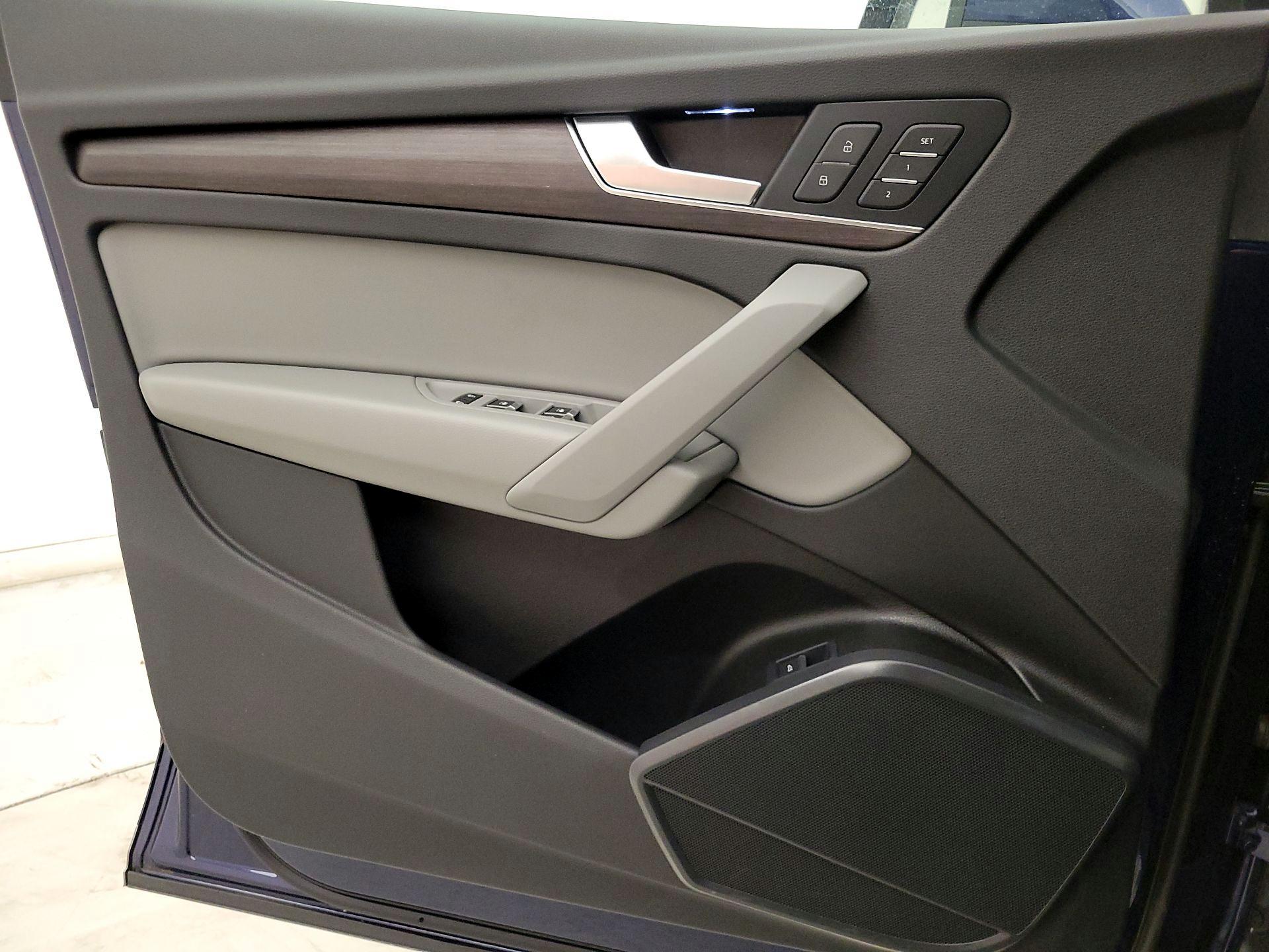 Thumbnail: 2022 Audi Q5 - 12