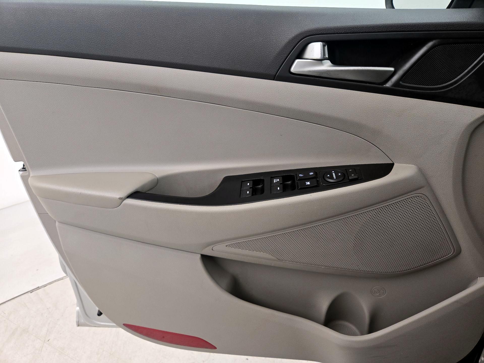 Thumbnail: 2019 Hyundai Tucson - 12