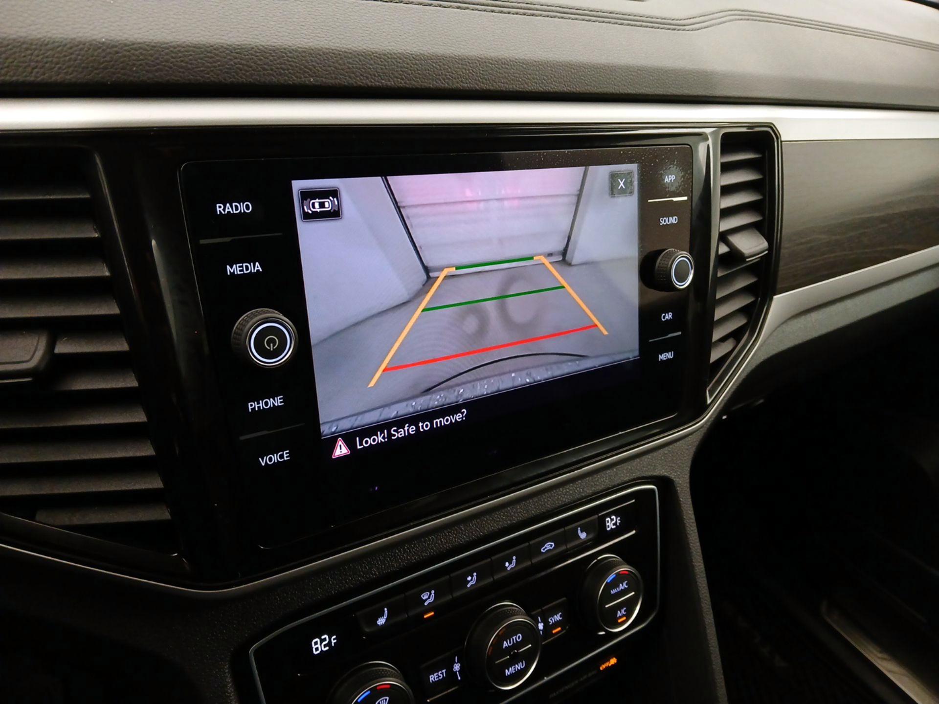 Thumbnail: 2023 Volkswagen Atlas - 14