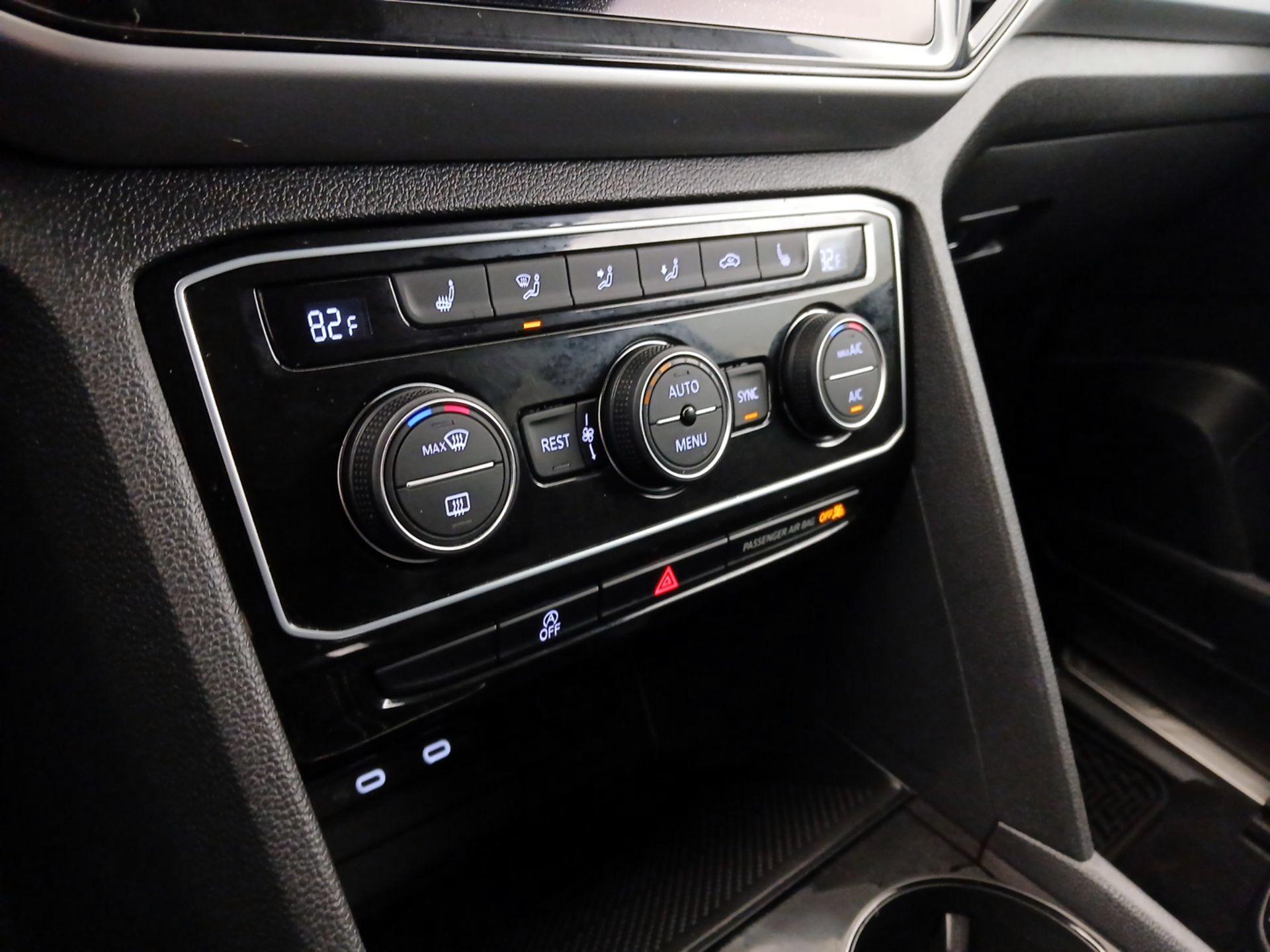 Thumbnail: 2023 Volkswagen Atlas - 16