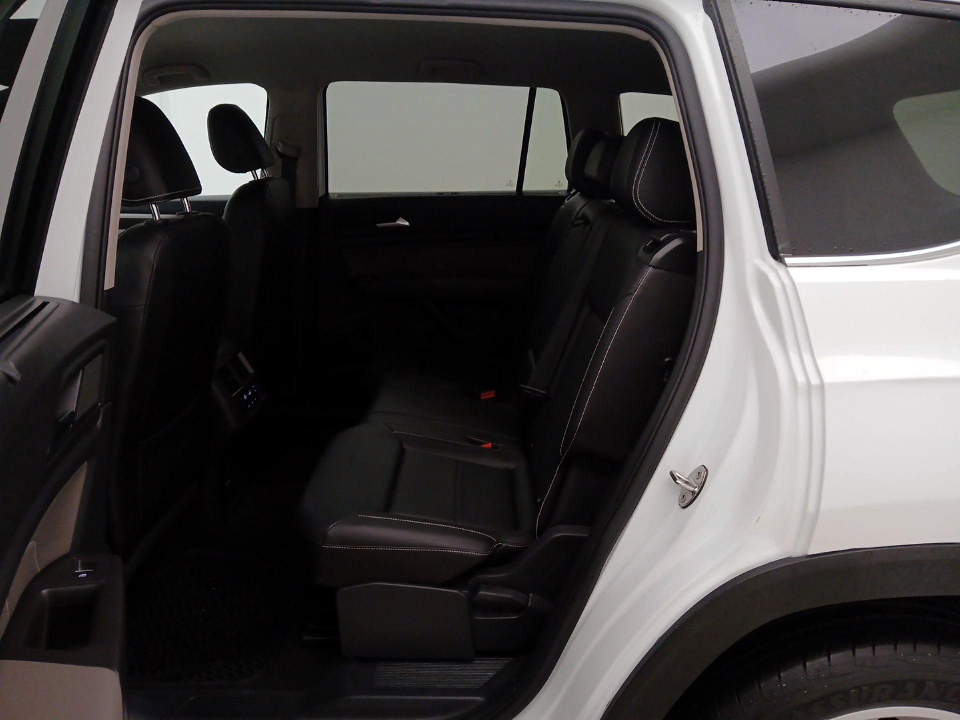 Thumbnail: 2023 Volkswagen Atlas - 19