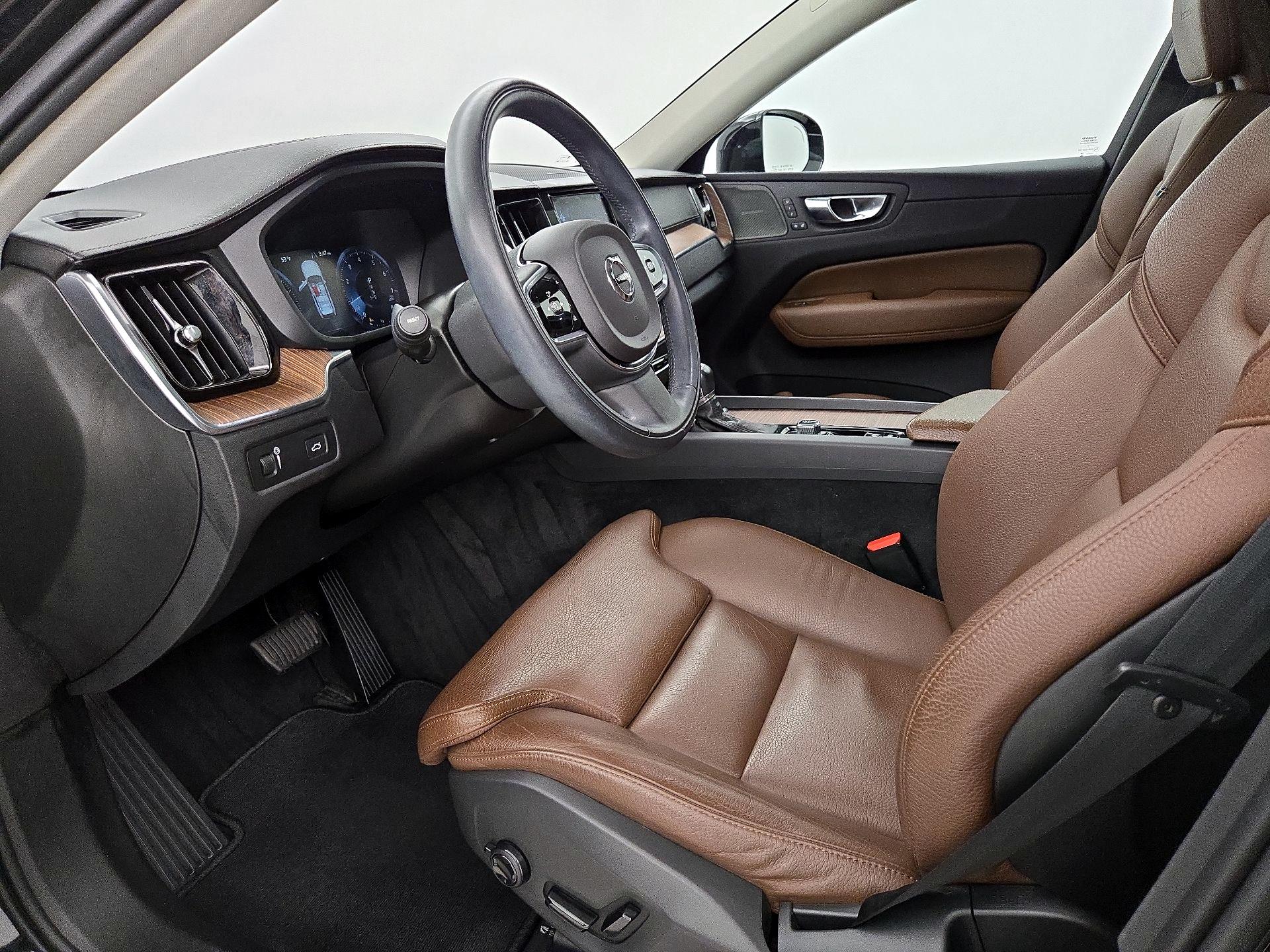 Thumbnail: 2019 Volvo XC60 - 11