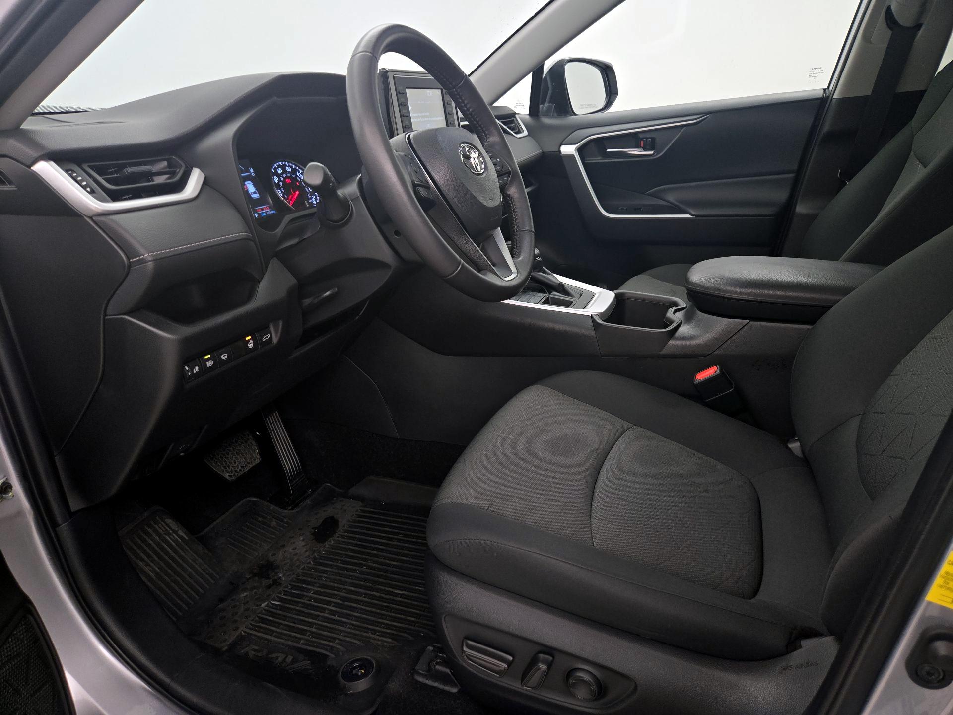 Thumbnail: 2022 Toyota RAV4 - 11