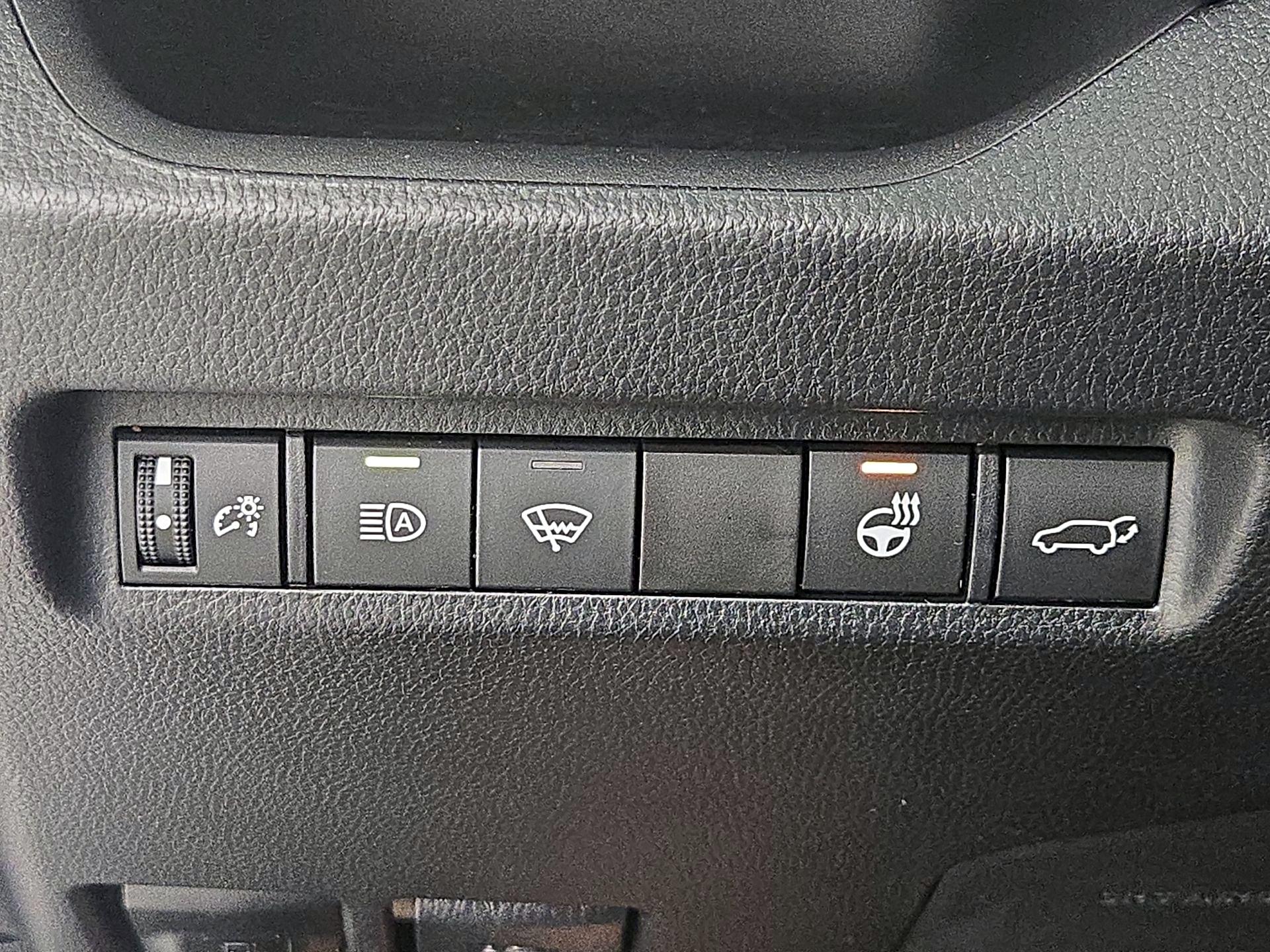 Thumbnail: 2022 Toyota RAV4 - 13