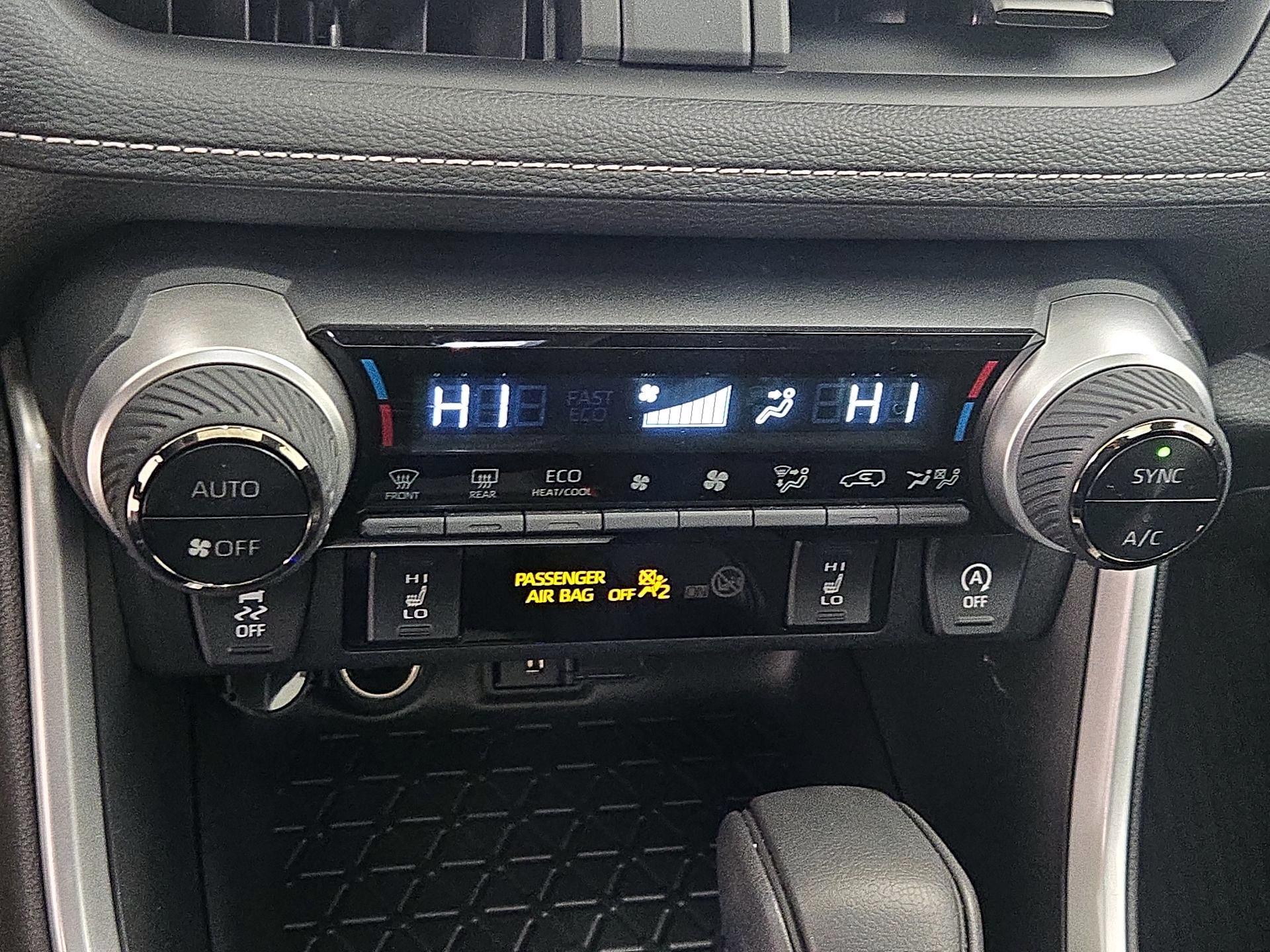 Thumbnail: 2022 Toyota RAV4 - 16