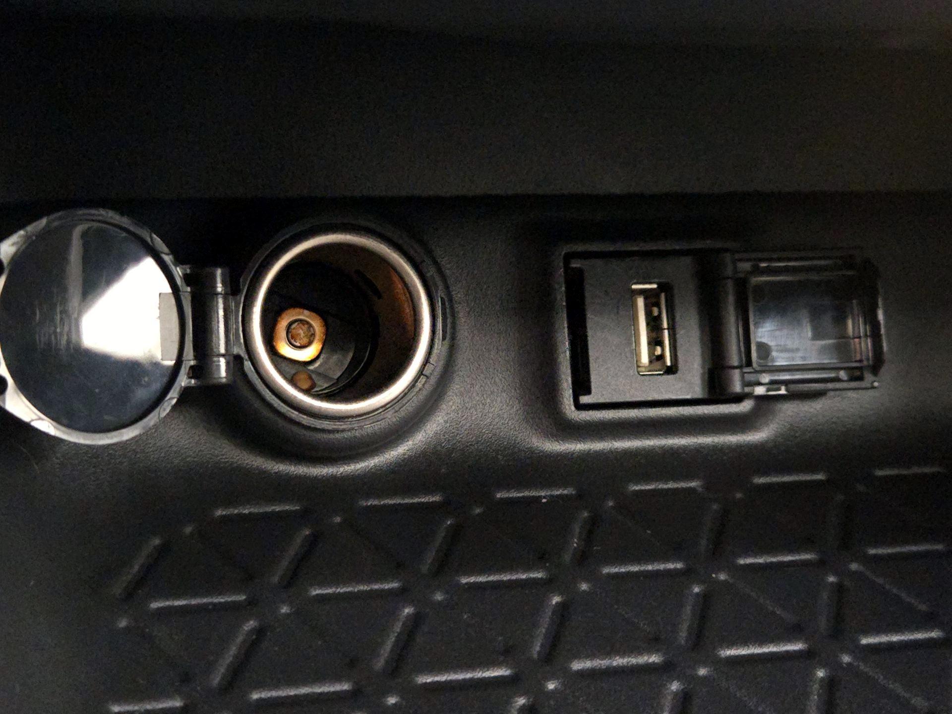 Thumbnail: 2022 Toyota RAV4 - 18