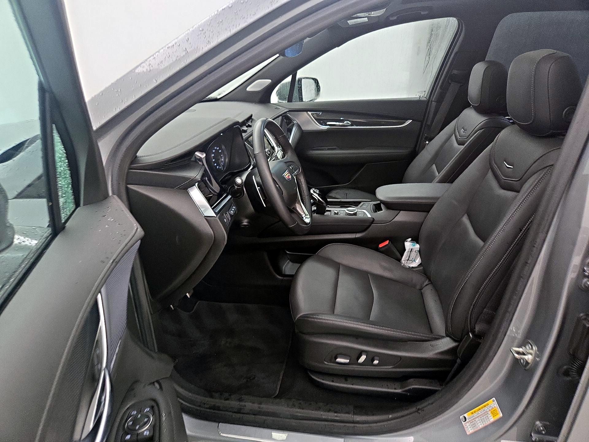 Thumbnail: 2024 Cadillac XT6 - 11