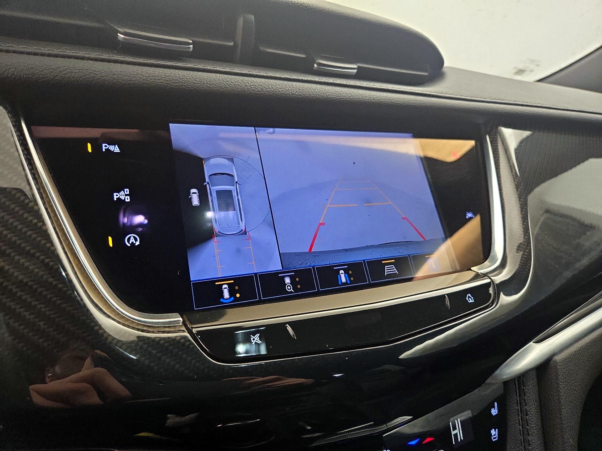 Thumbnail: 2024 Cadillac XT6 - 14