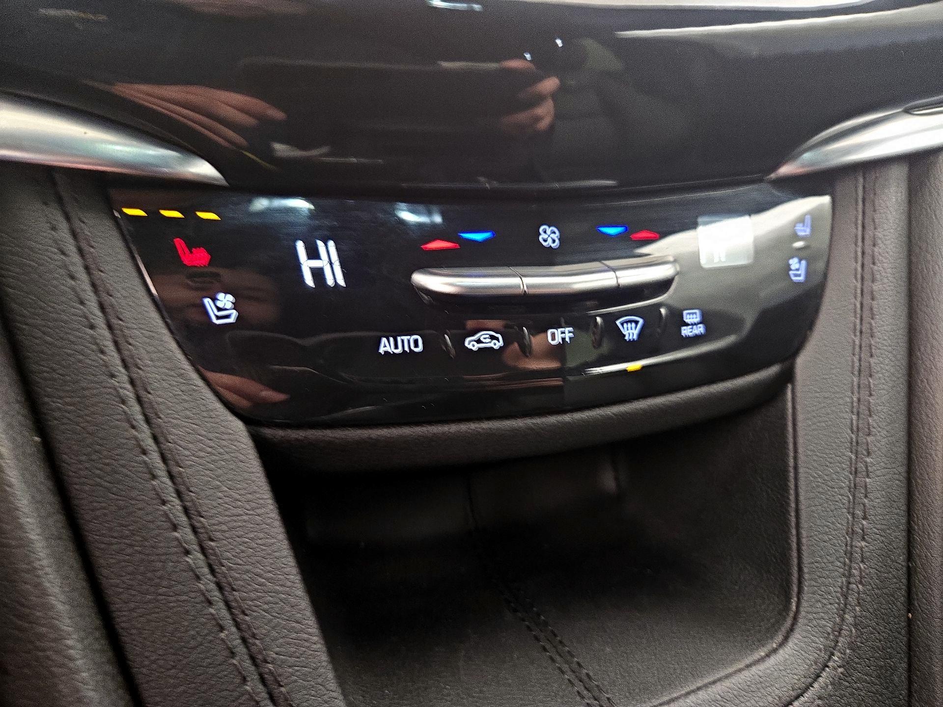 Thumbnail: 2024 Cadillac XT6 - 16