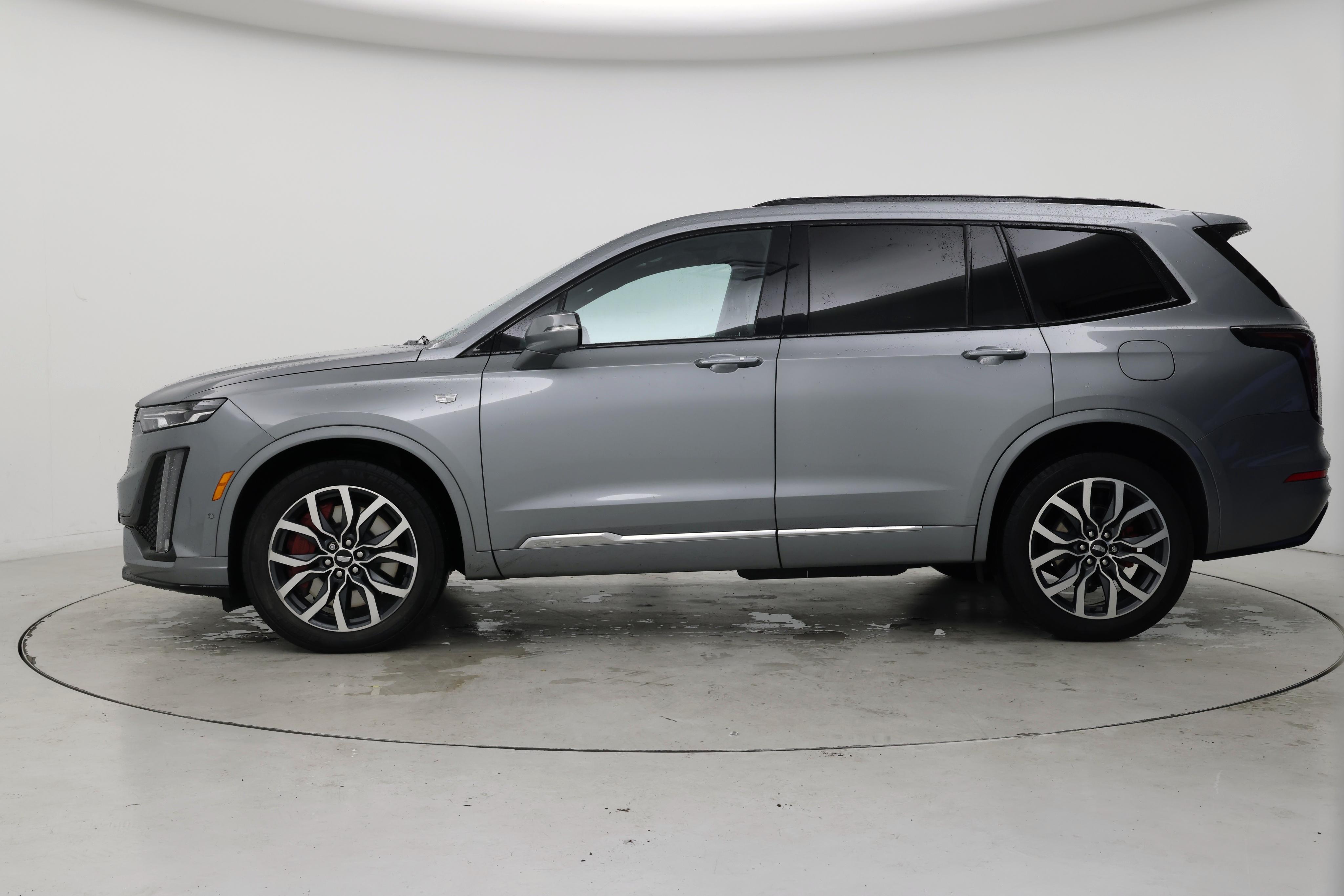 Thumbnail: 2024 Cadillac XT6 - 3