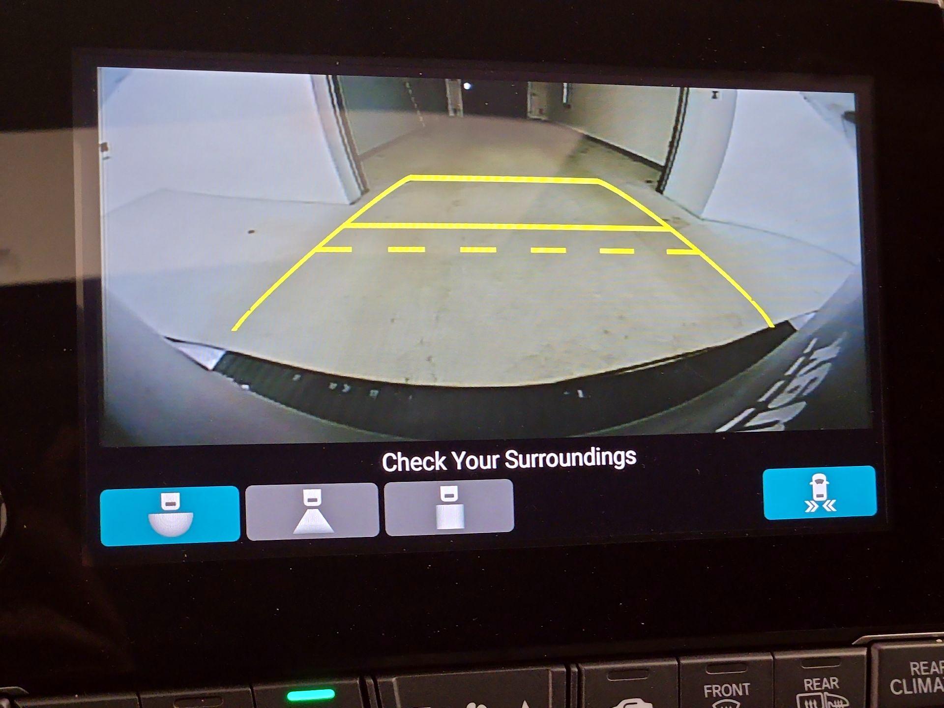 Thumbnail: 2018 Honda Odyssey - 15