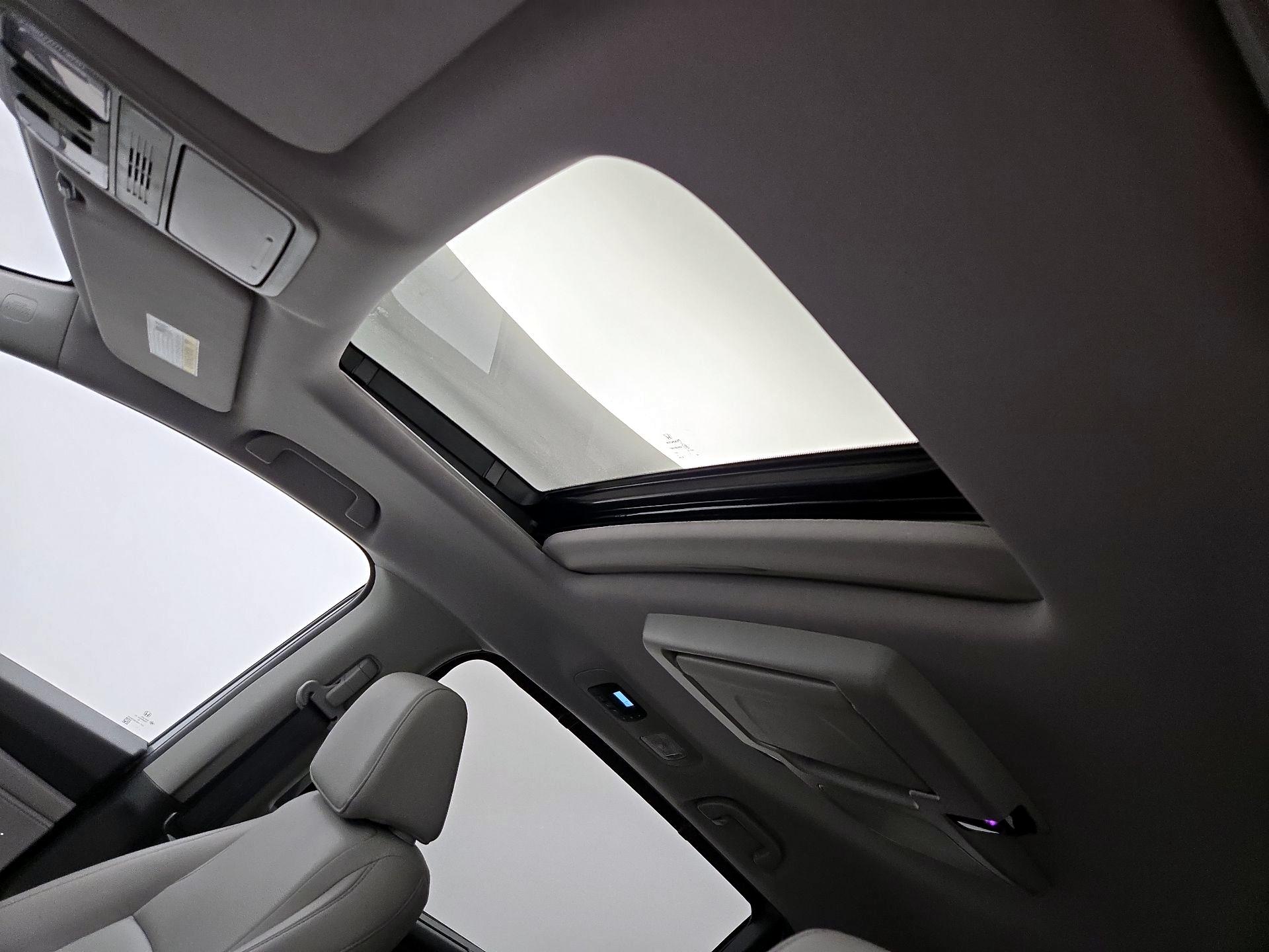 Thumbnail: 2018 Honda Odyssey - 20