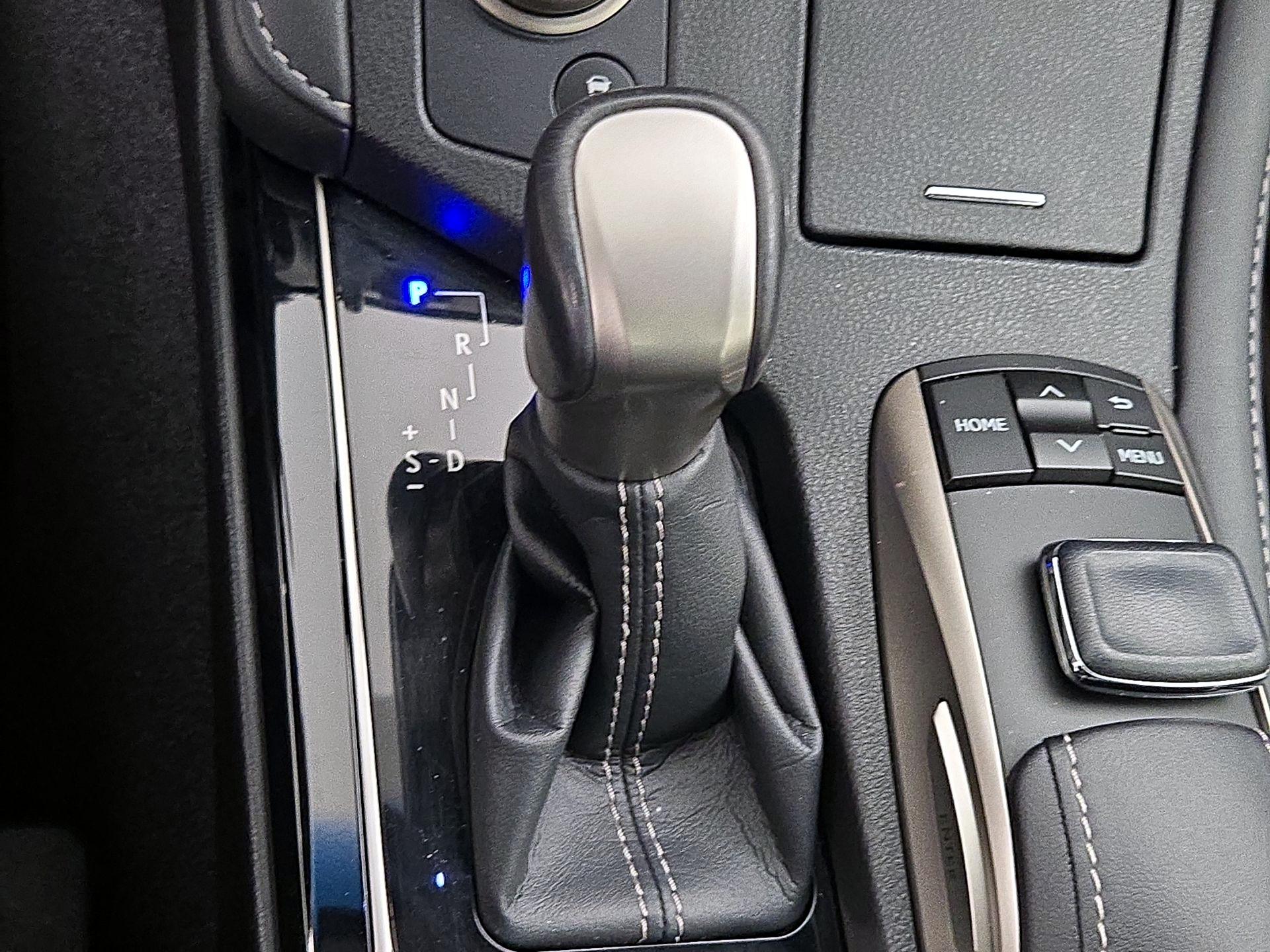 Thumbnail: 2017 Lexus ES - 18