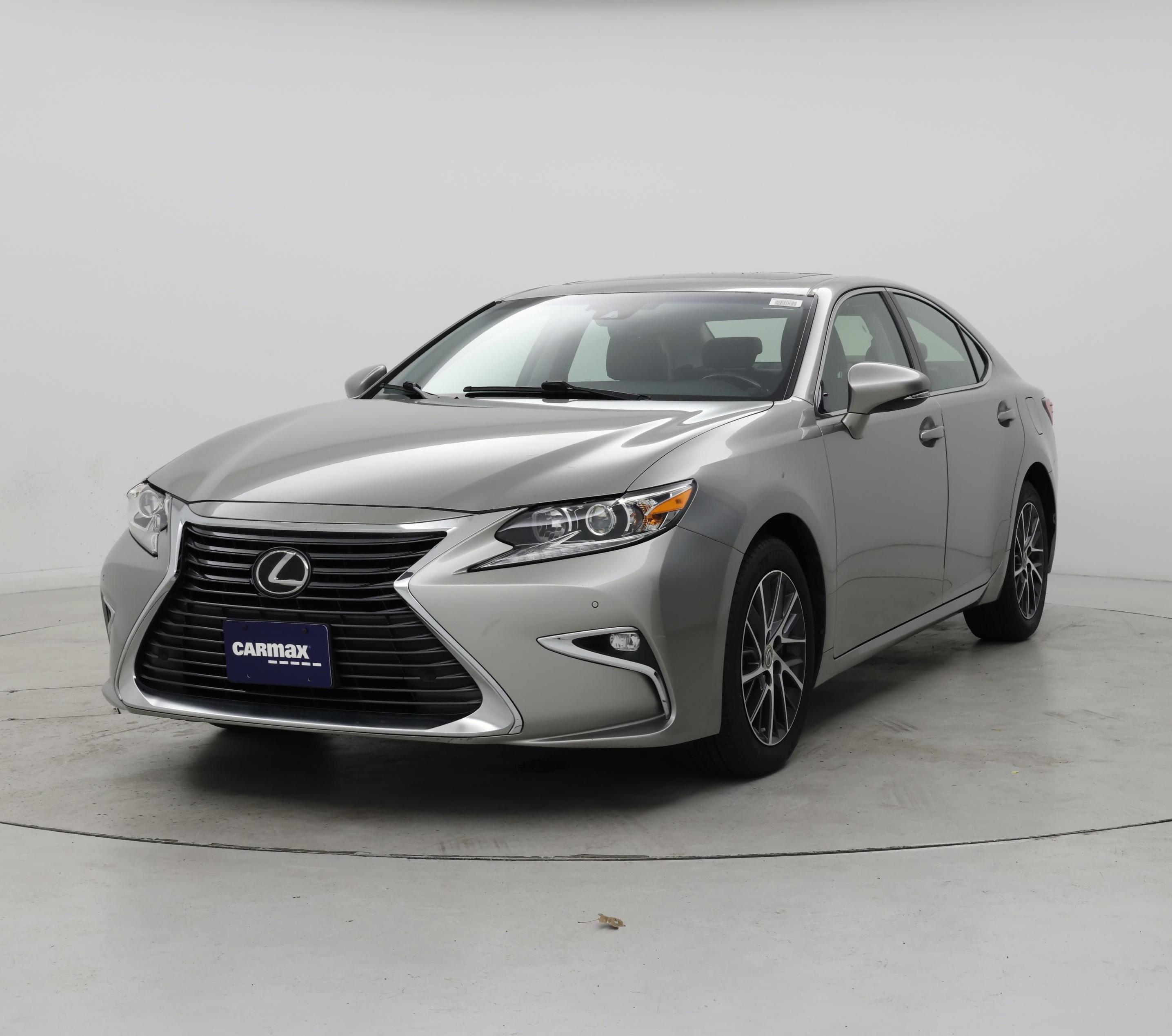 Thumbnail: 2017 Lexus ES - 4