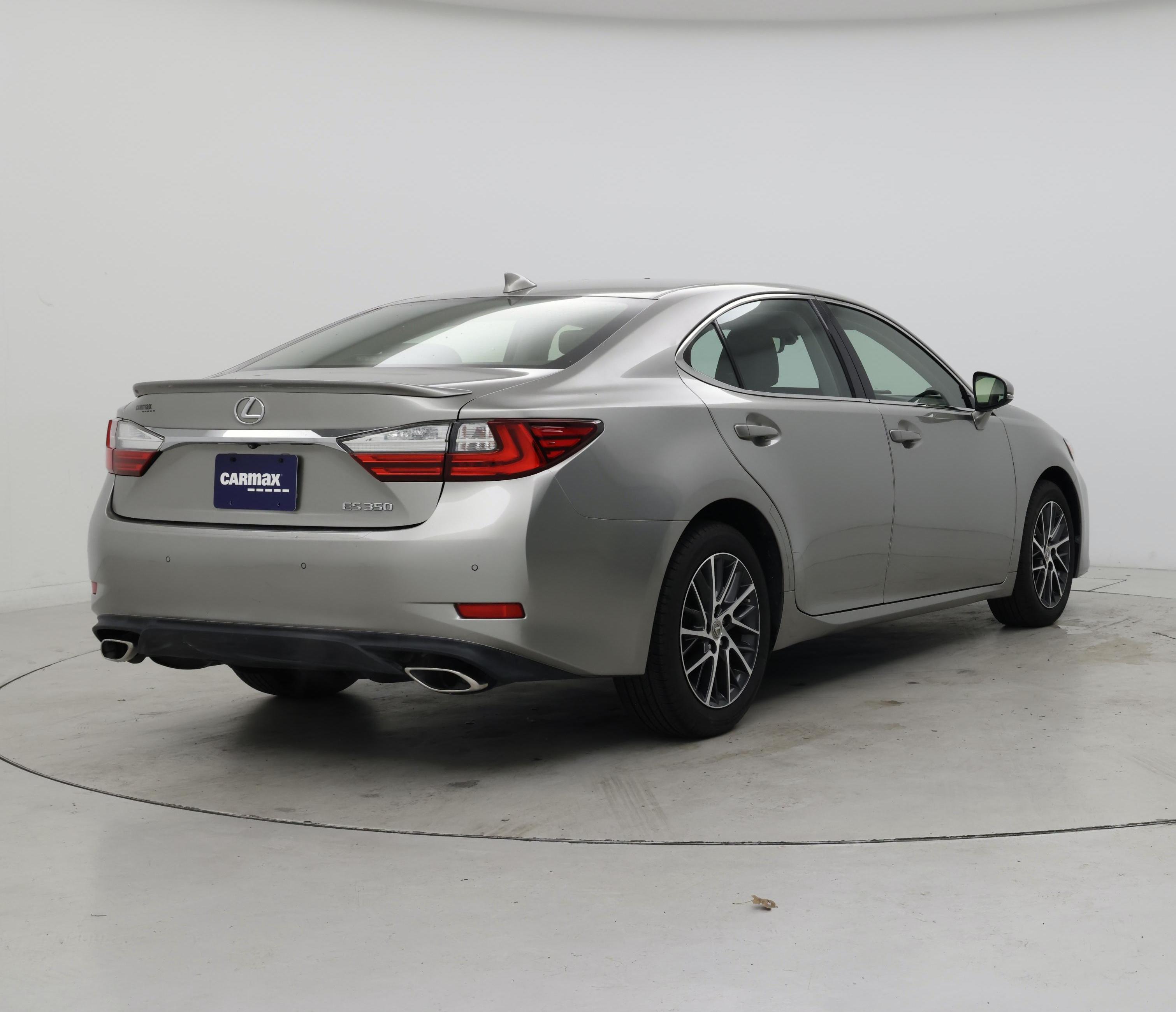 Thumbnail: 2017 Lexus ES - 8